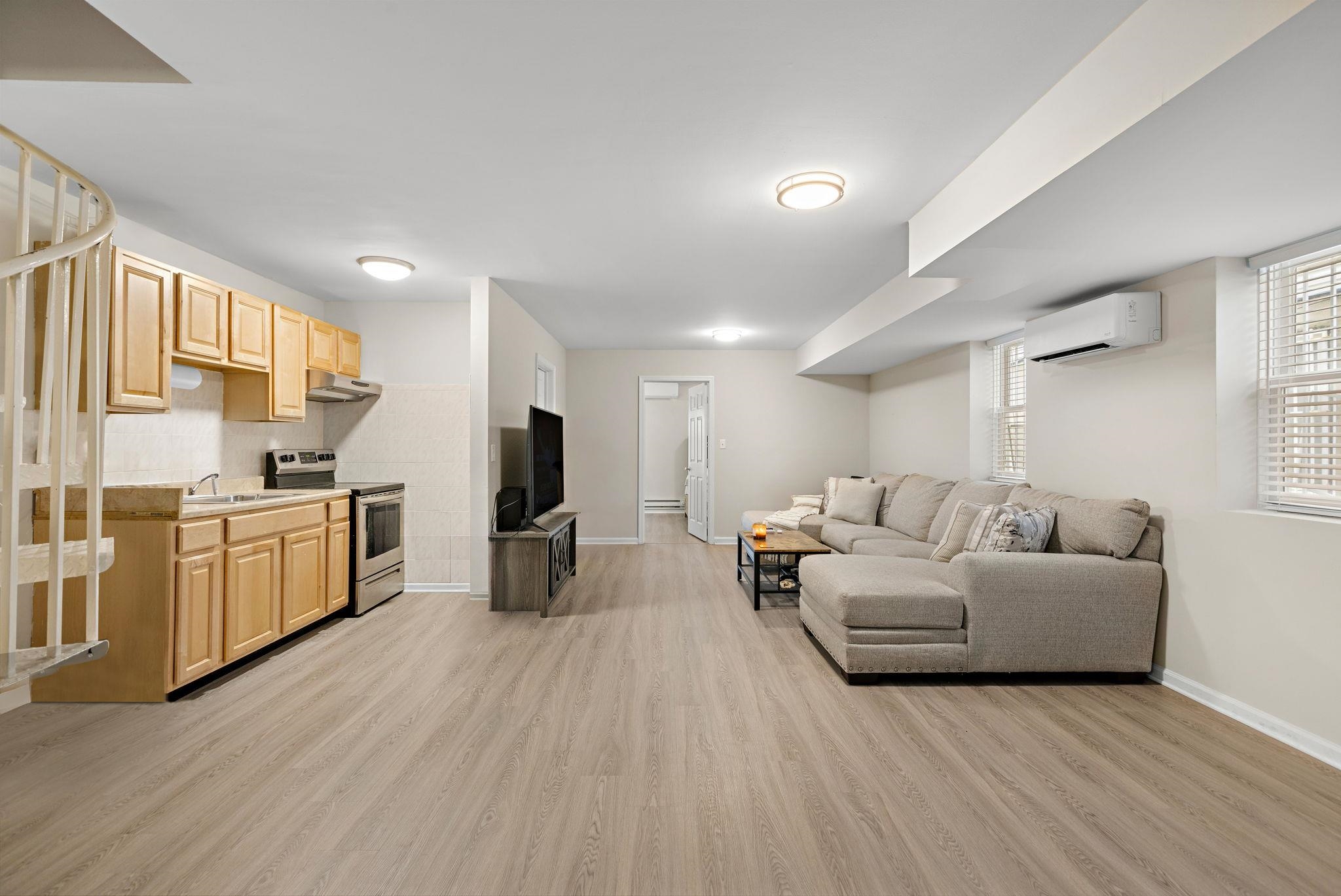 # 250012281 - For Rent in JERSEY CITY - West Bergen NJ