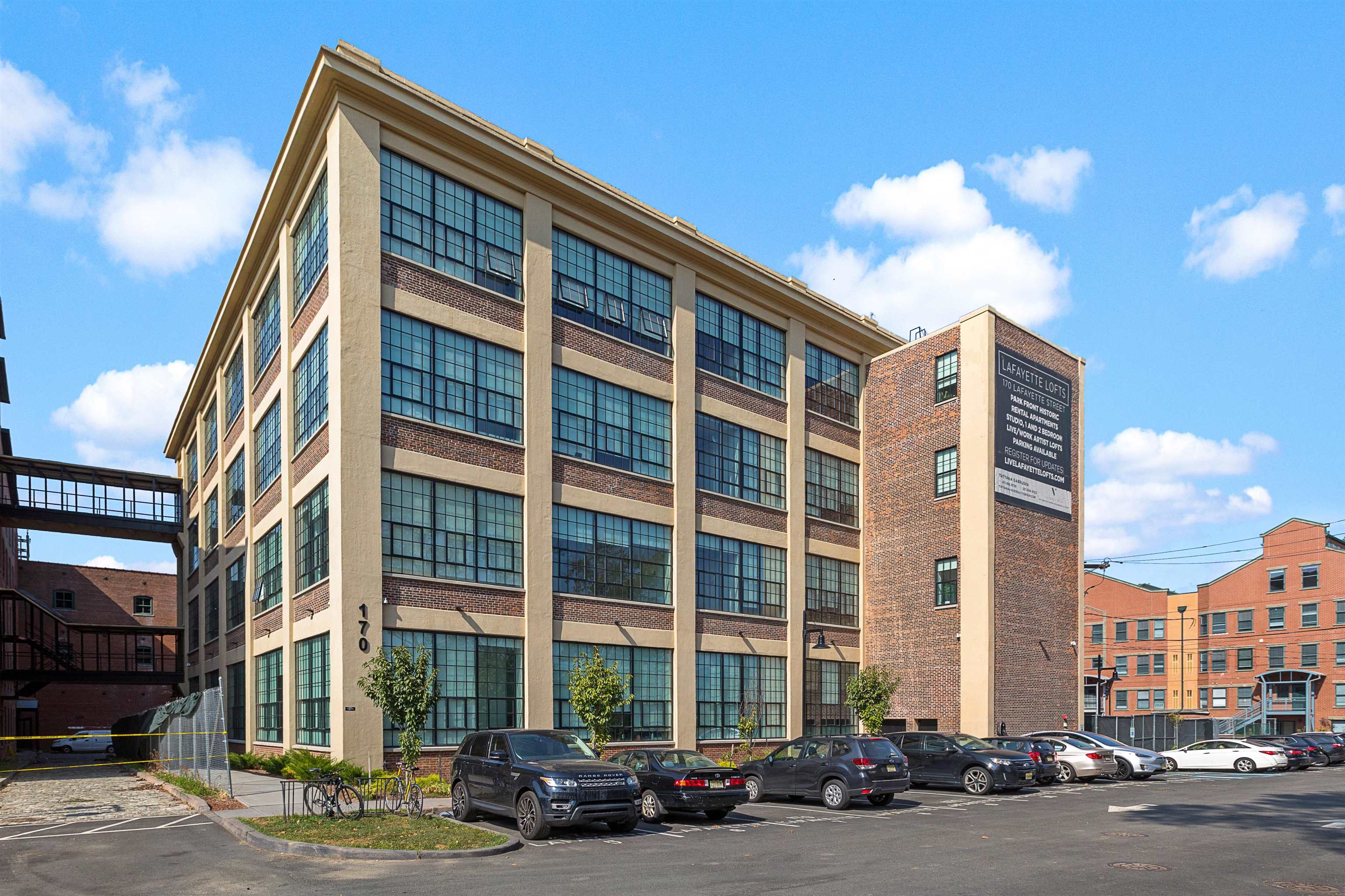 # 250012300 - For Rent in JERSEY CITY - Bergen-Lafayett NJ
