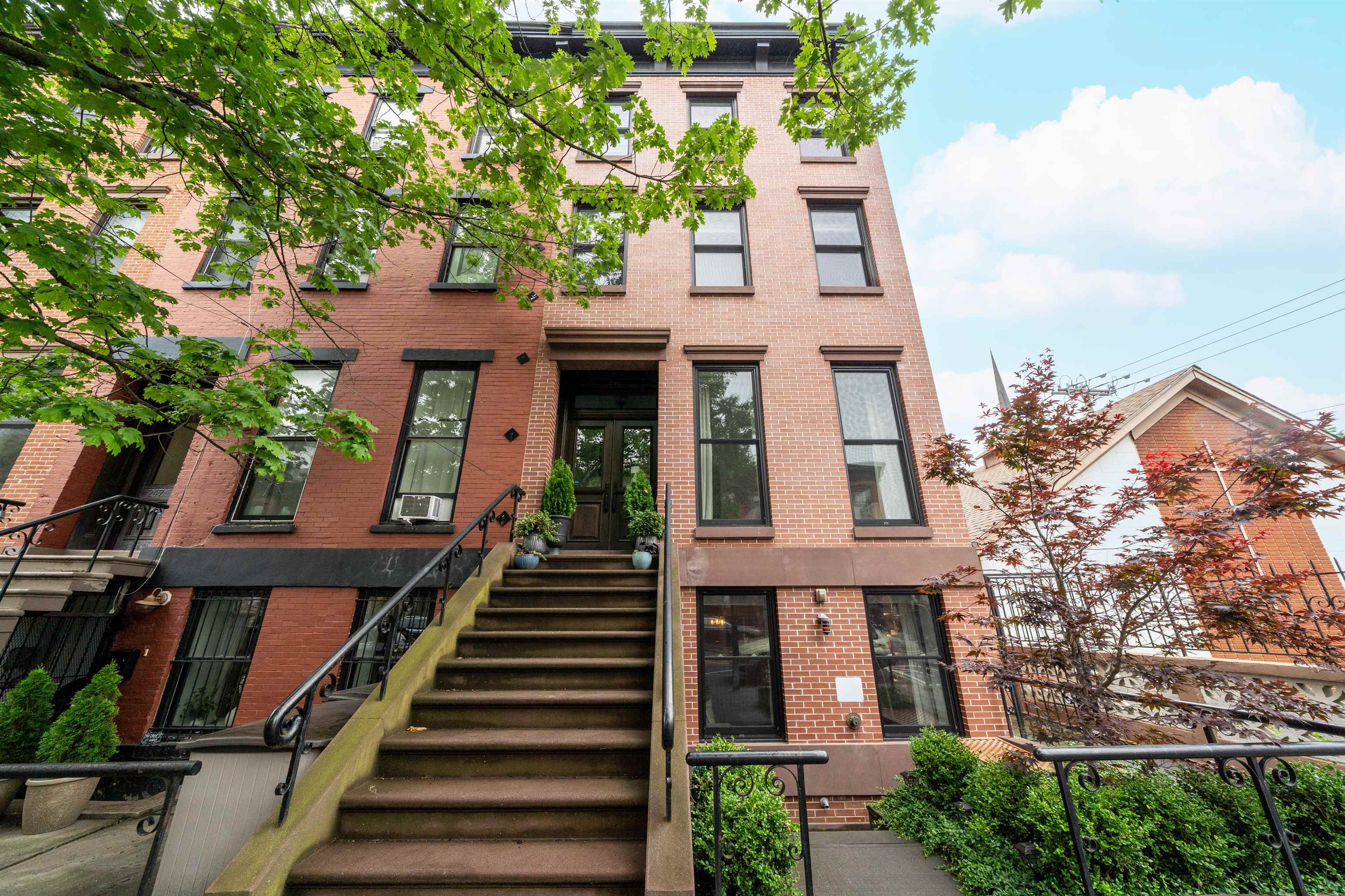 # 250012307 - For Rent in JERSEY CITY - Downtown NJ