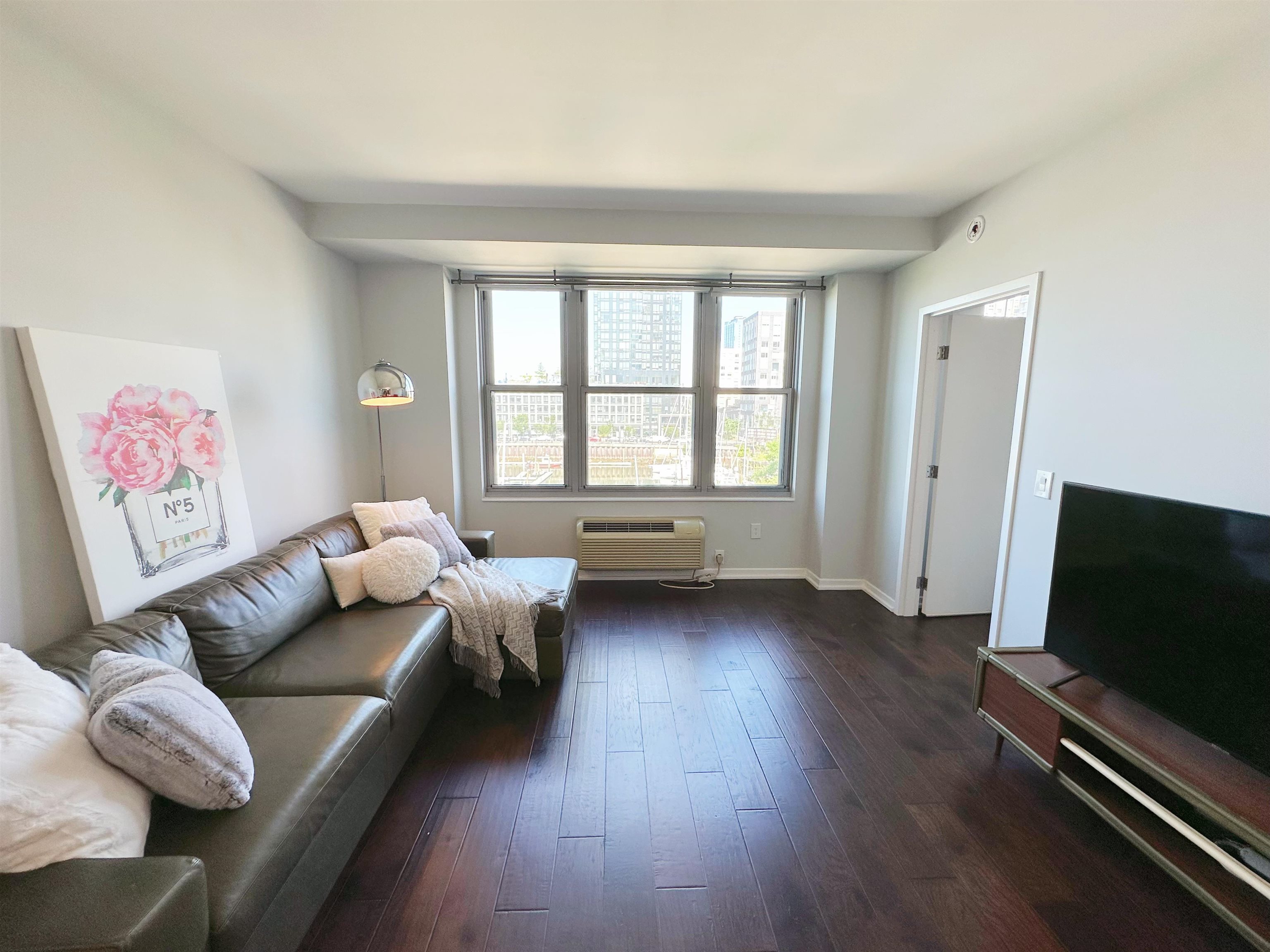 # 250012309 - For Rent in JERSEY CITY - Downtown NJ