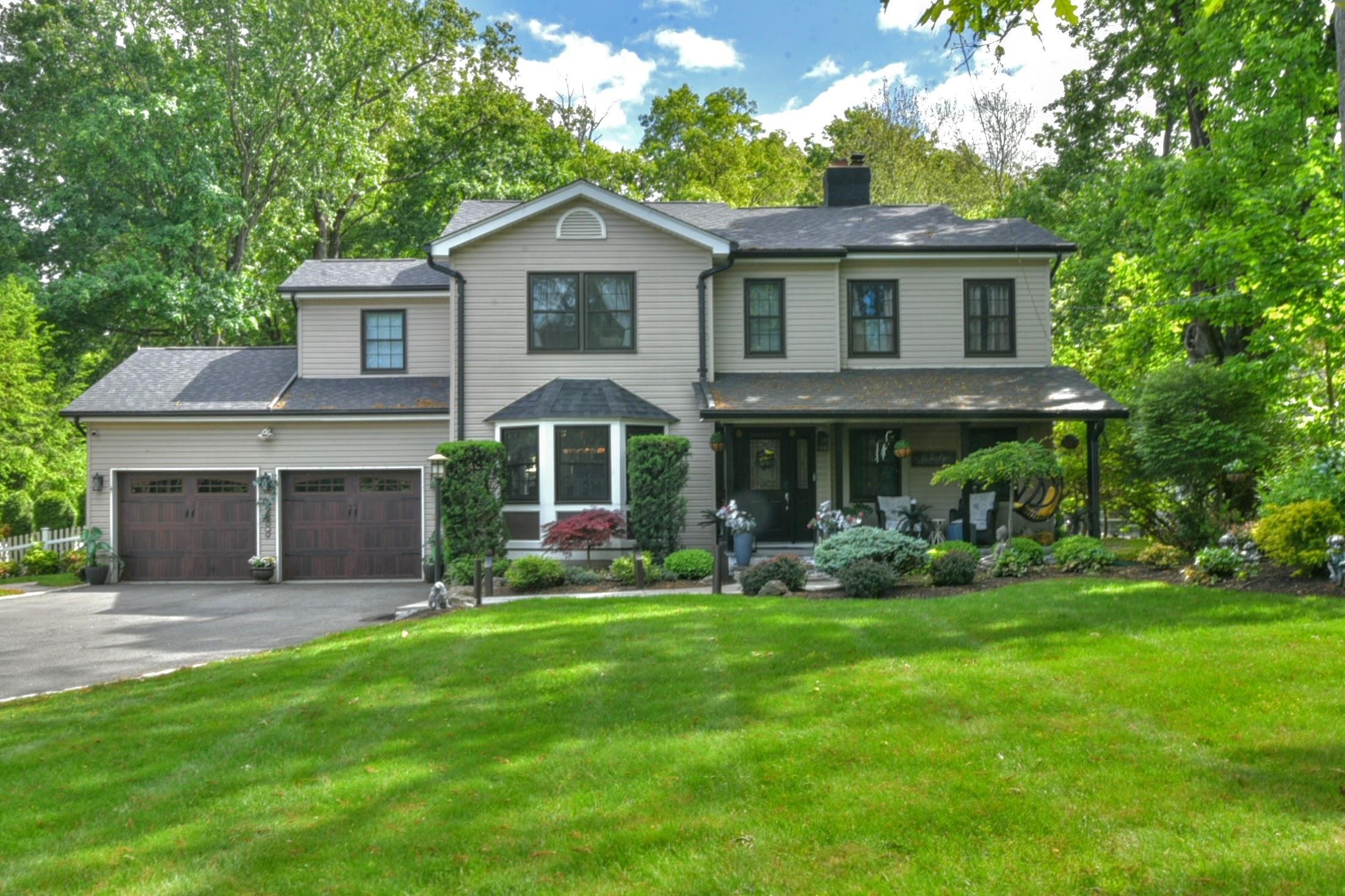 # 250012318 - For Rent in Allendale NJ
