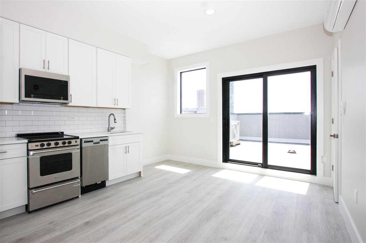 # 250012329 - For Rent in JERSEY CITY - Downtown NJ