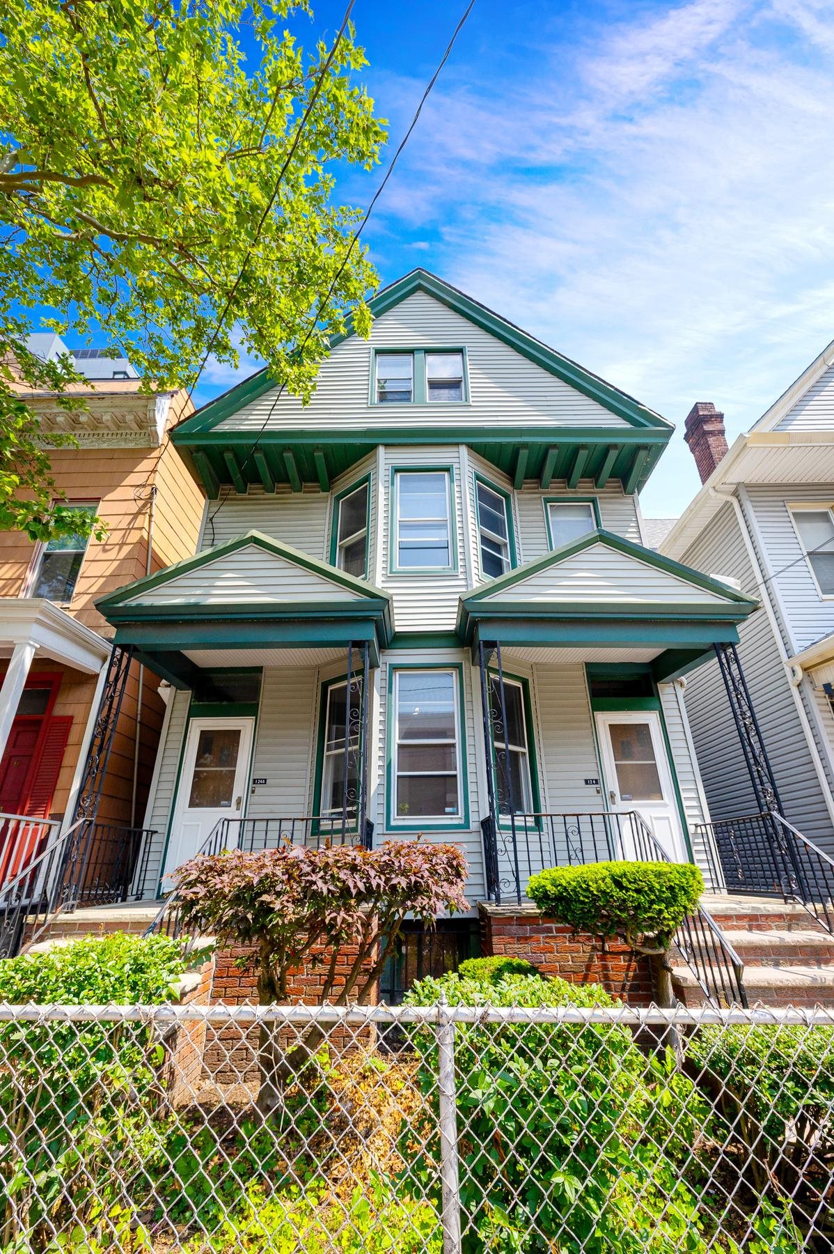 # 250012348 - For Rent in JERSEY CITY - Journal Square NJ