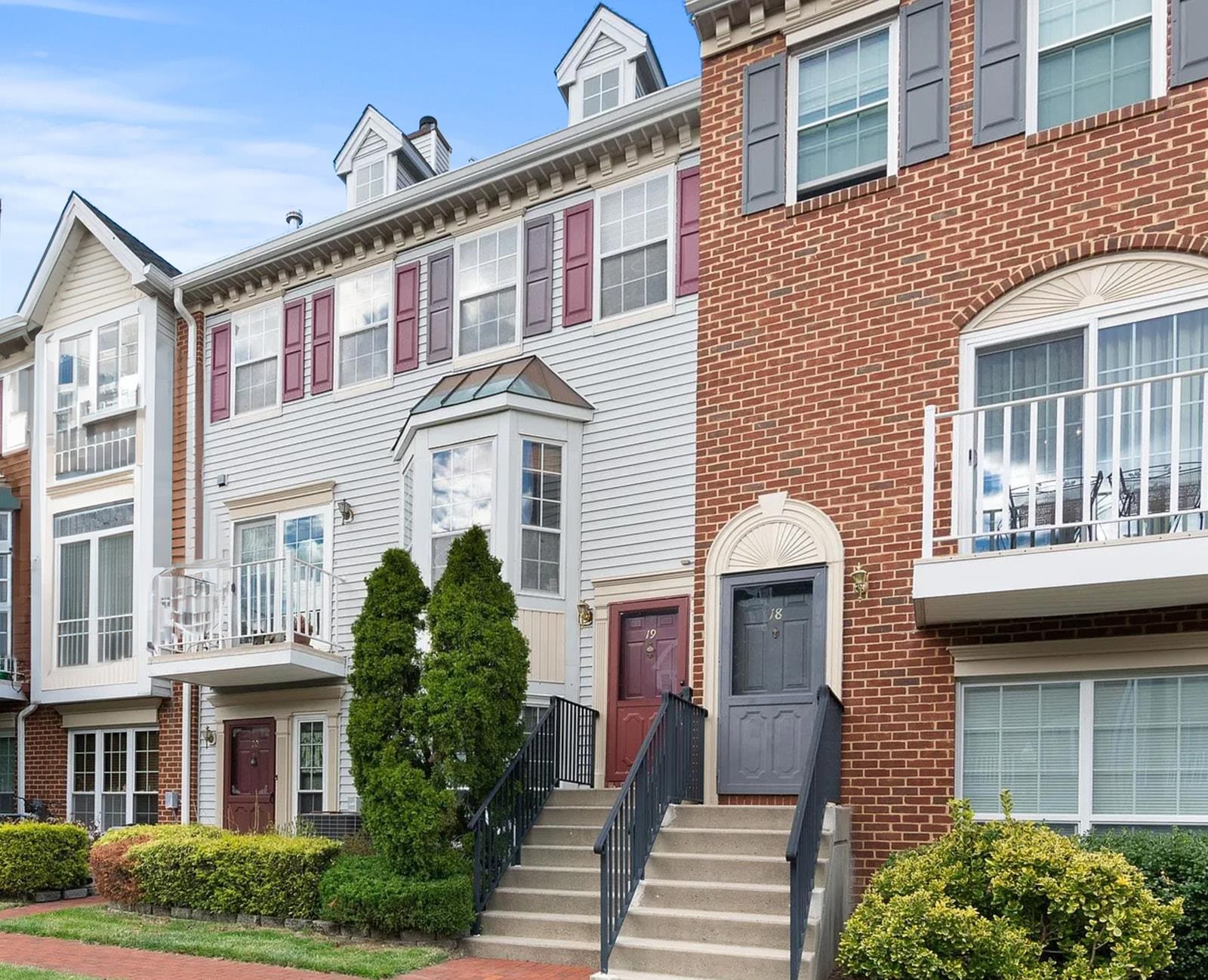 # 250012351 - For Rent in JERSEY CITY - West Bergen NJ