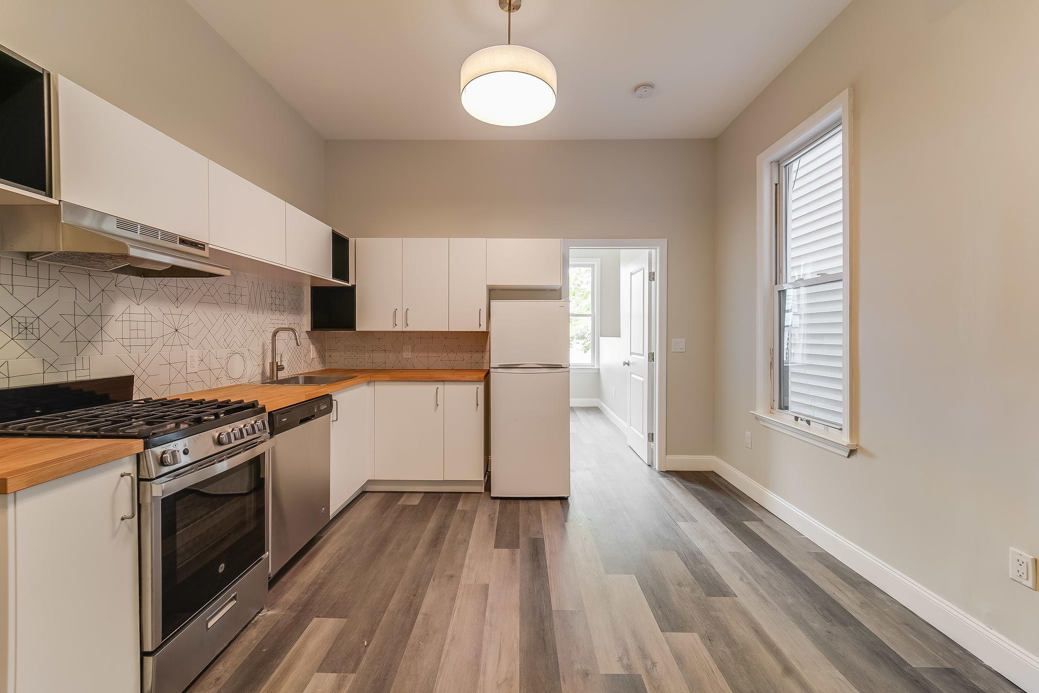 # 250012364 - For Rent in JERSEY CITY - Heights NJ