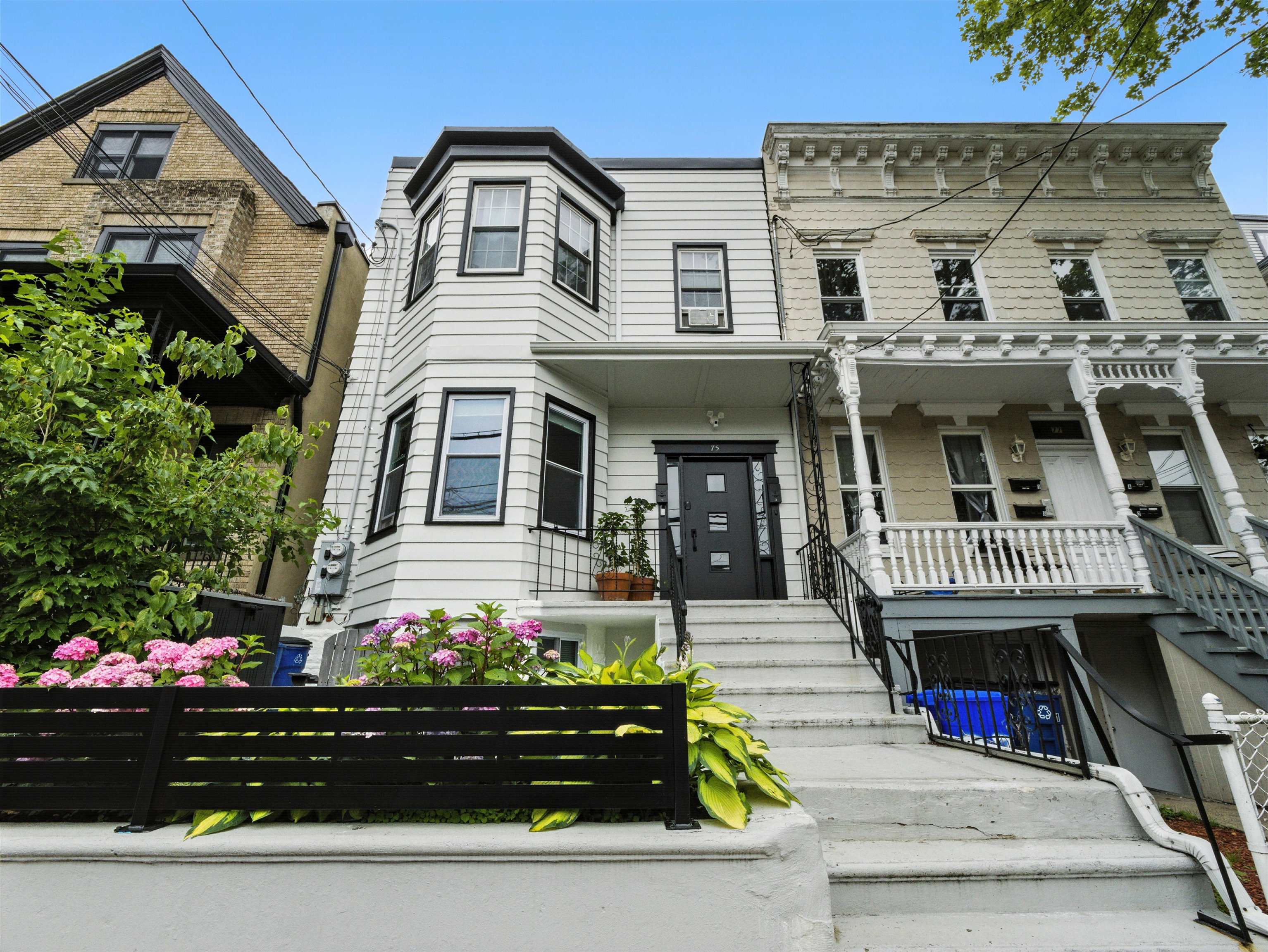 # 250012377 - For Rent in JERSEY CITY - Heights NJ