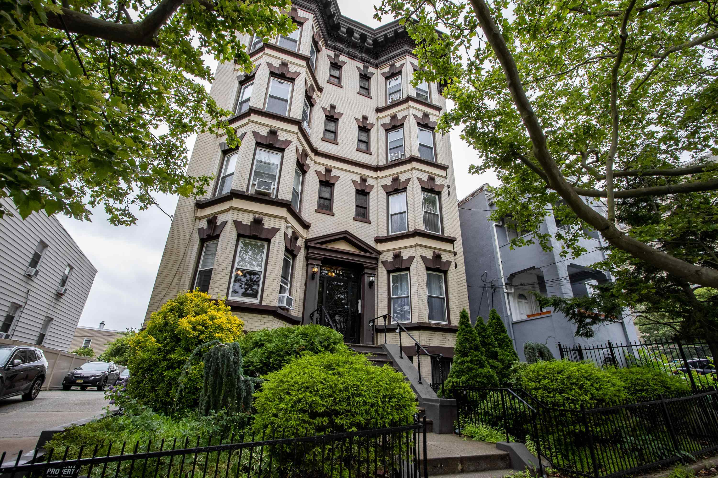 # 250012383 - For Rent in JERSEY CITY - Journal Square NJ