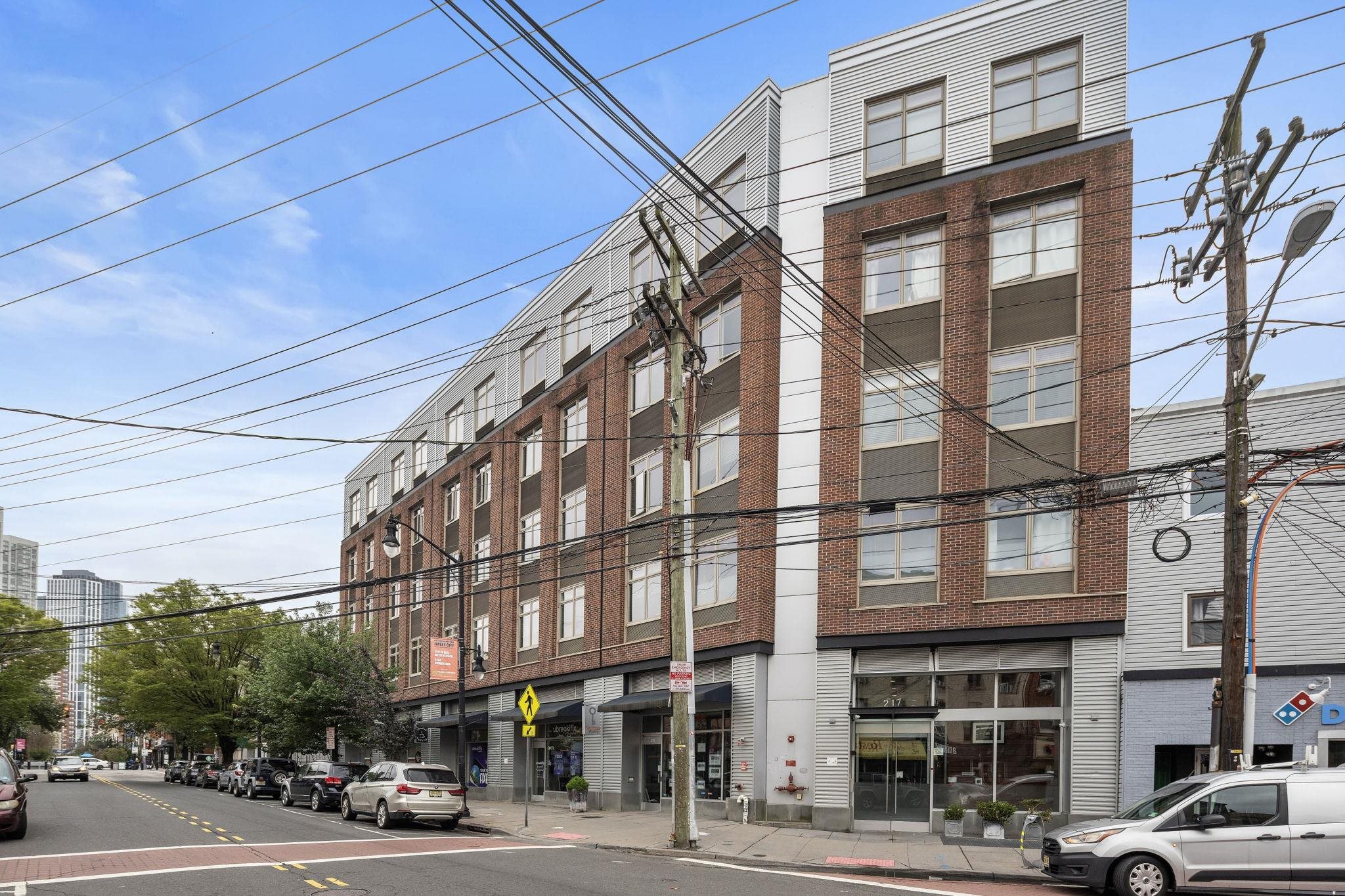 # 250012385 - For Rent in JERSEY CITY - Downtown NJ