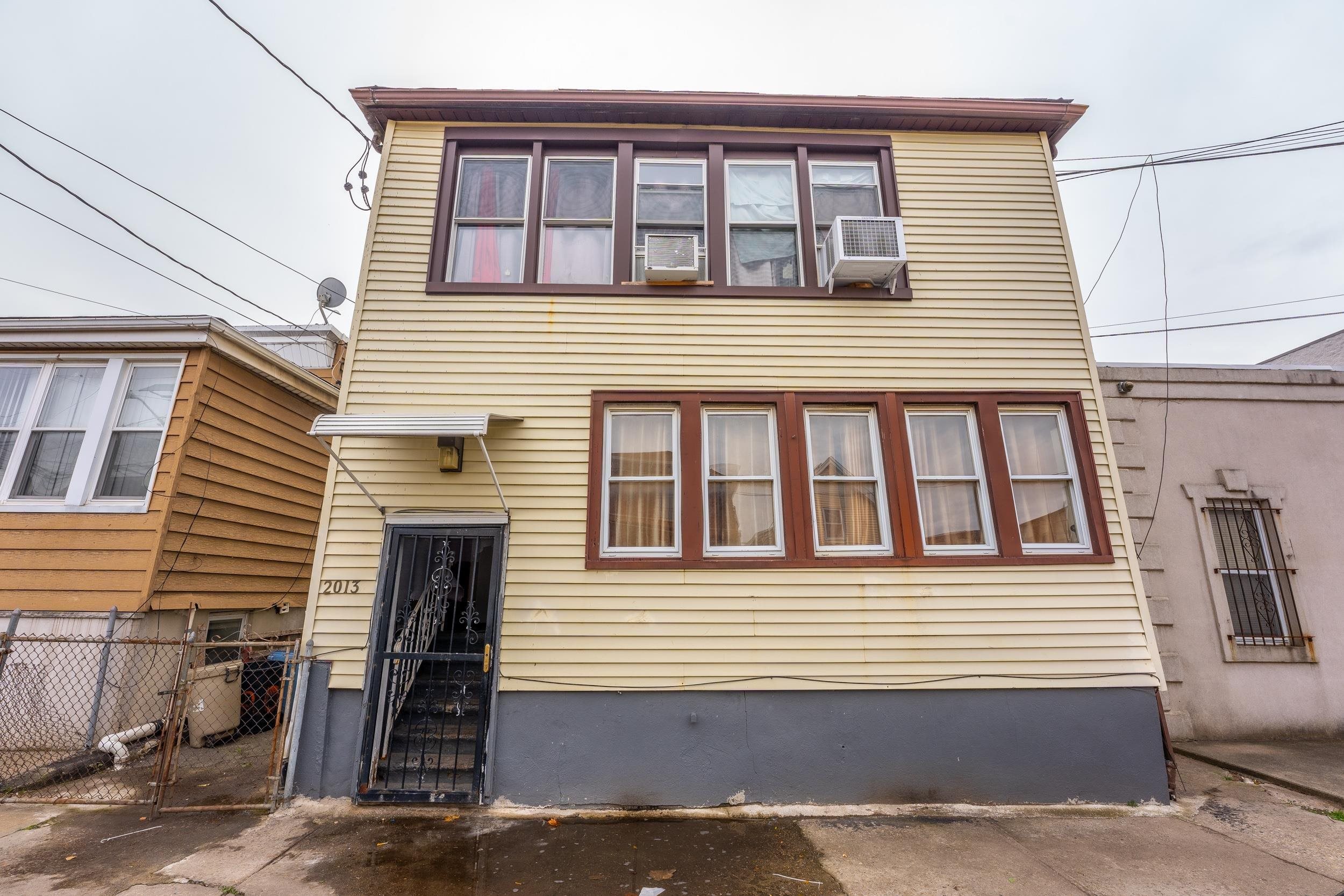 # 250012399 - For Rent in North Bergen NJ