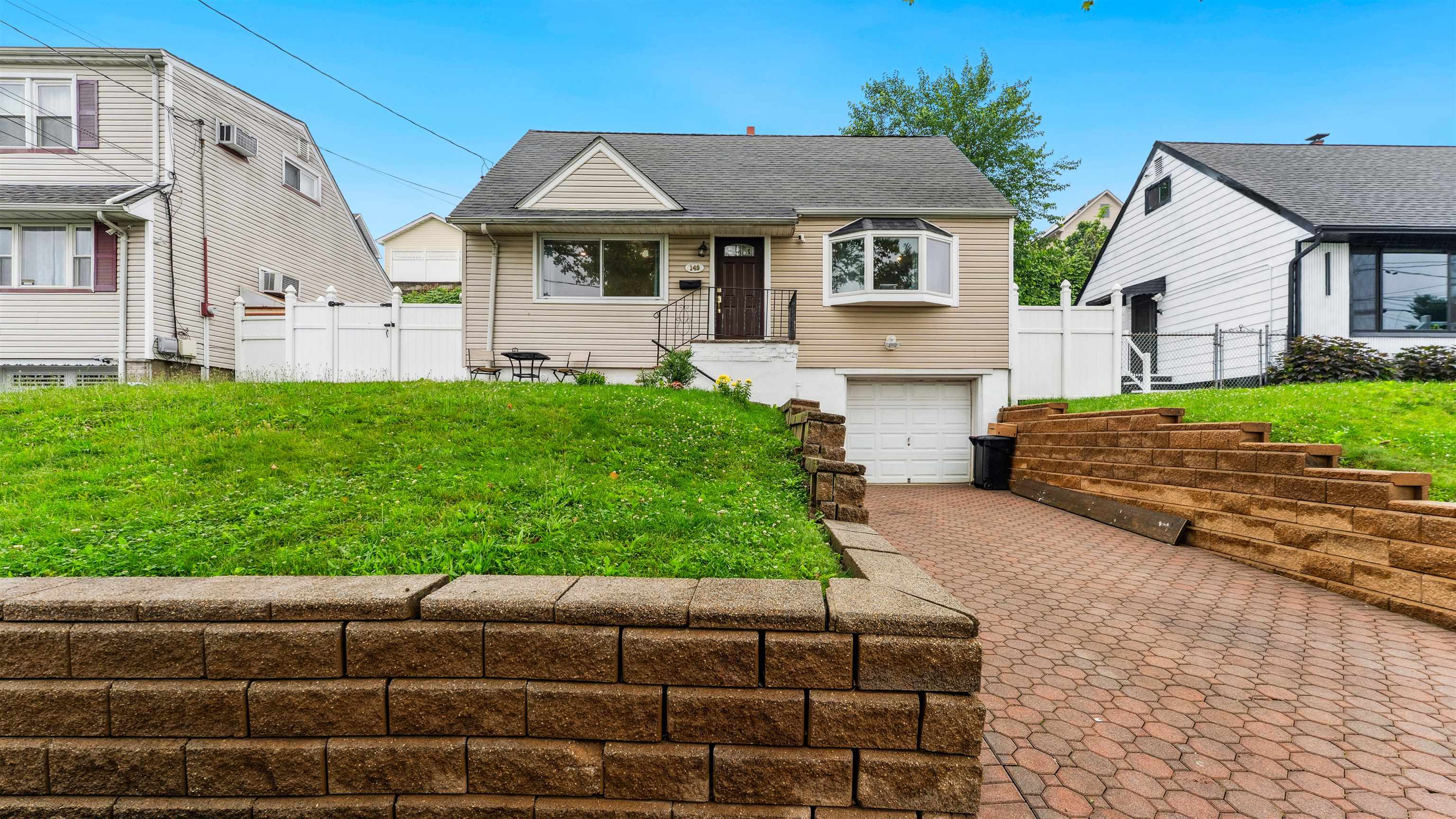 # 250012473 - For Rent in Kearny NJ