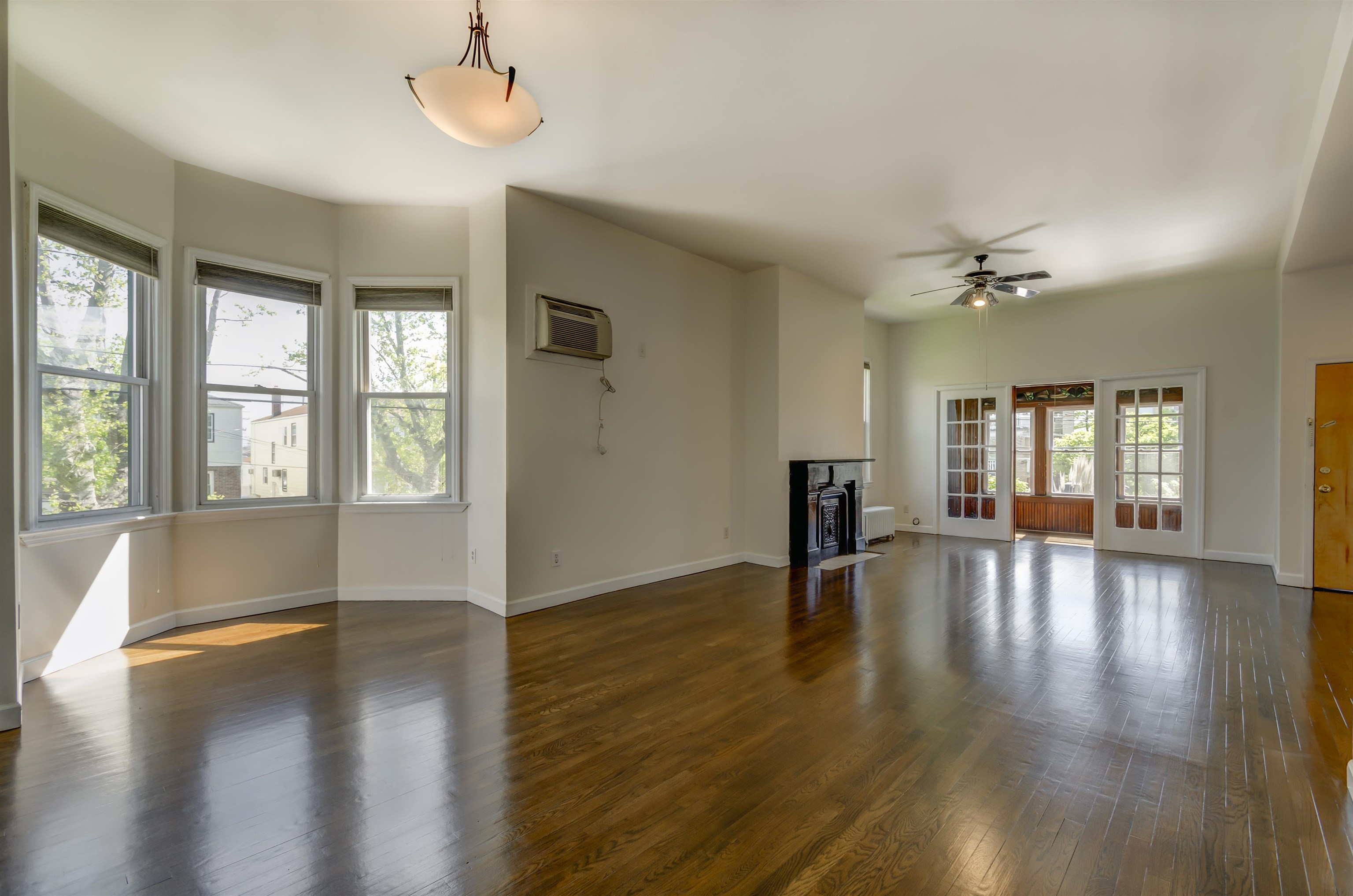 # 250012478 - For Rent in Bayonne NJ