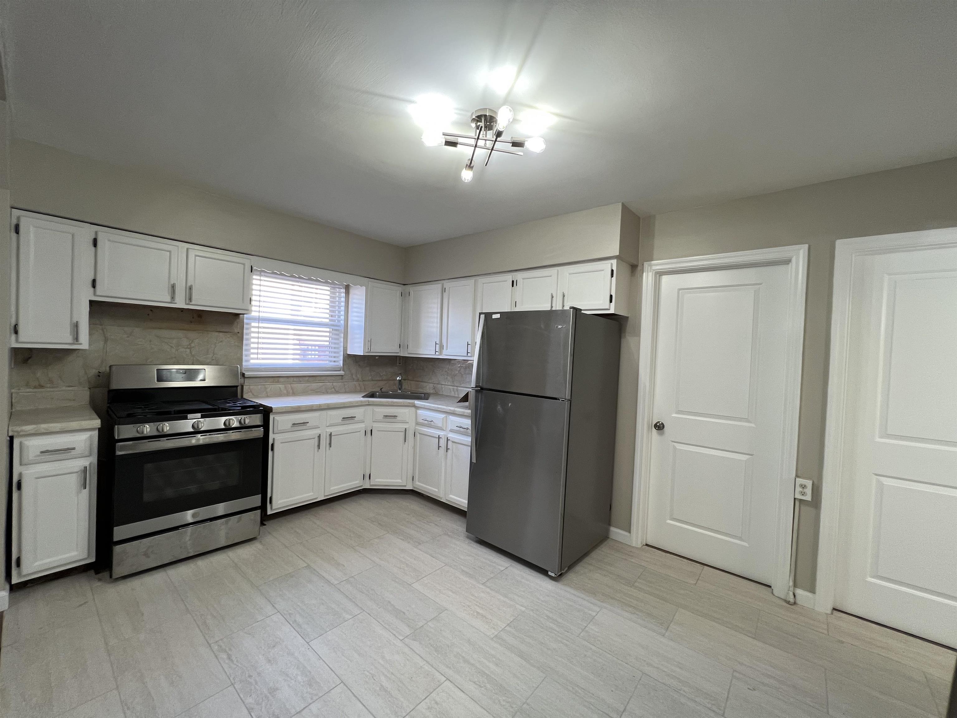 # 250012484 - For Rent in JERSEY CITY - Heights NJ