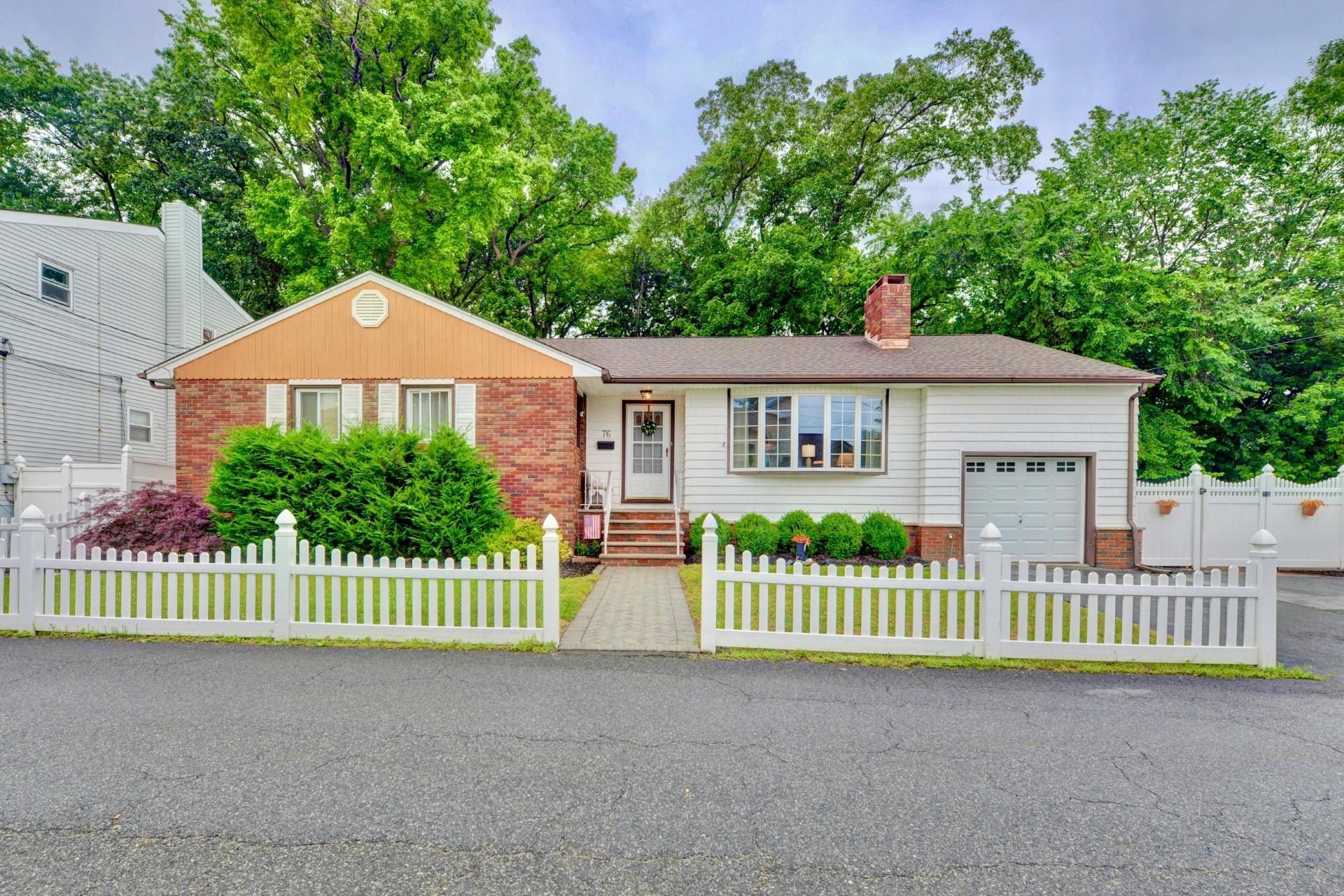 # 250012508 - For Rent in Secaucus NJ