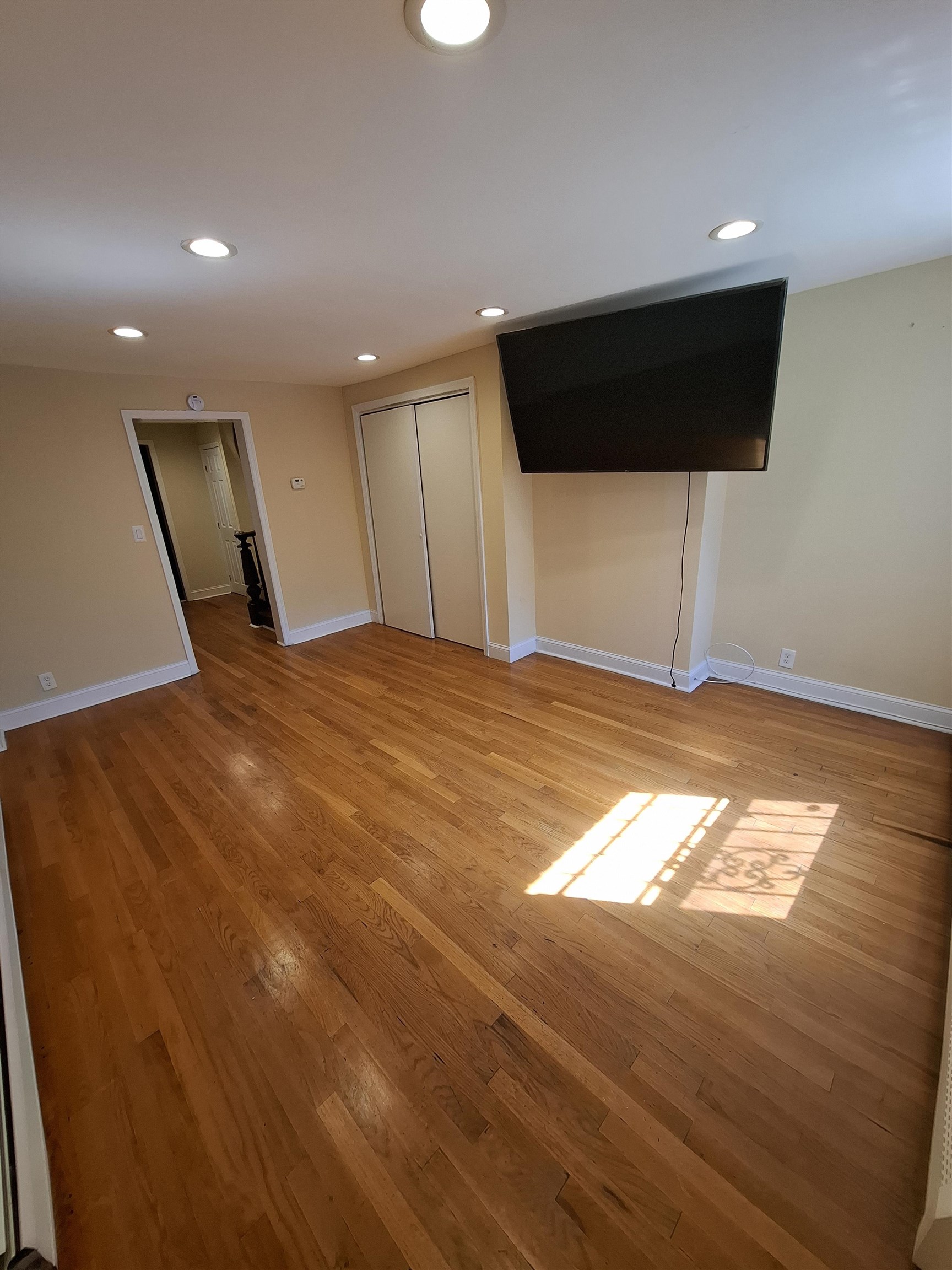 # 250012530 - For Rent in JERSEY CITY - Bergen-Lafayett NJ