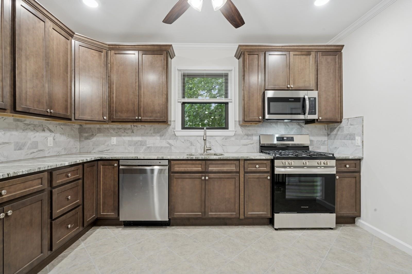 # 250012536 - For Rent in JERSEY CITY - Bergen-Lafayett NJ