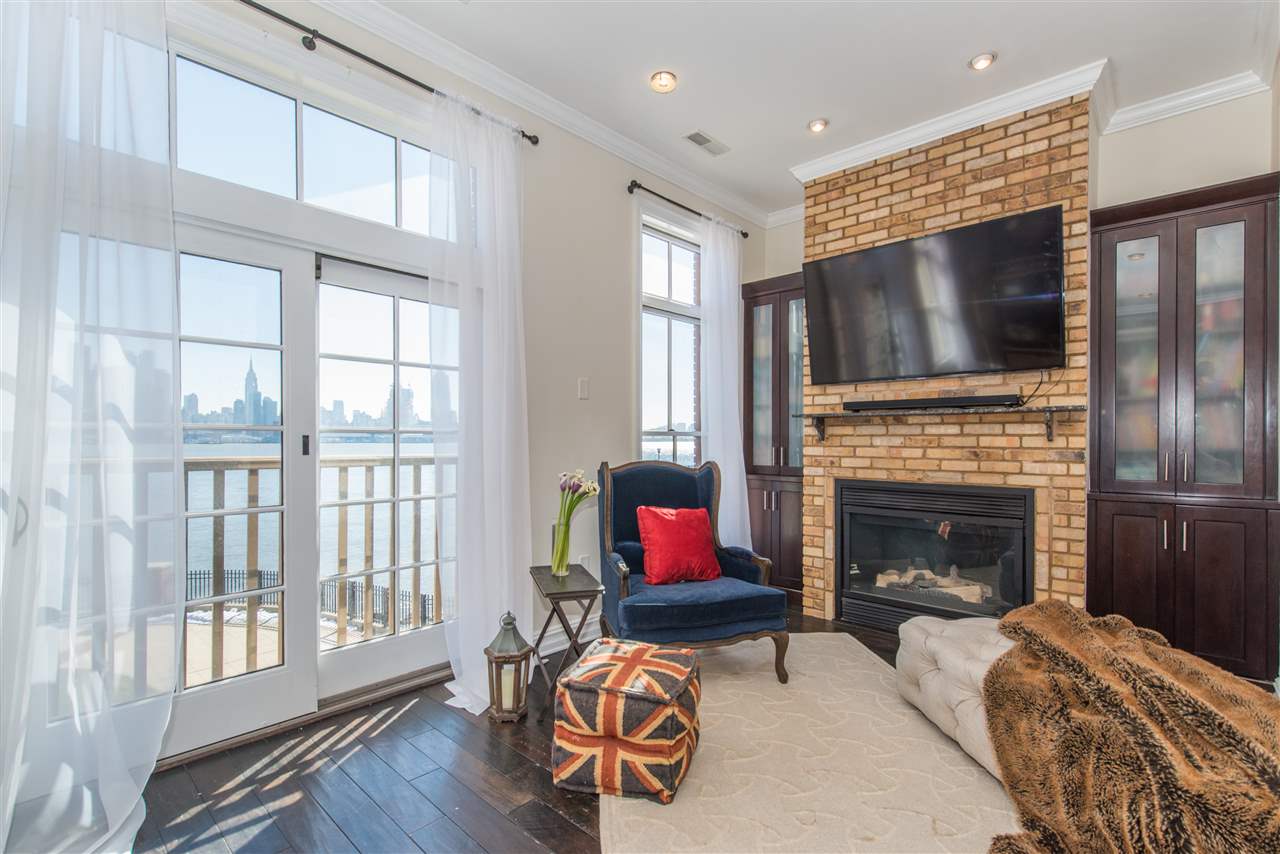 # 250012554 - For Rent in Weehawken NJ
