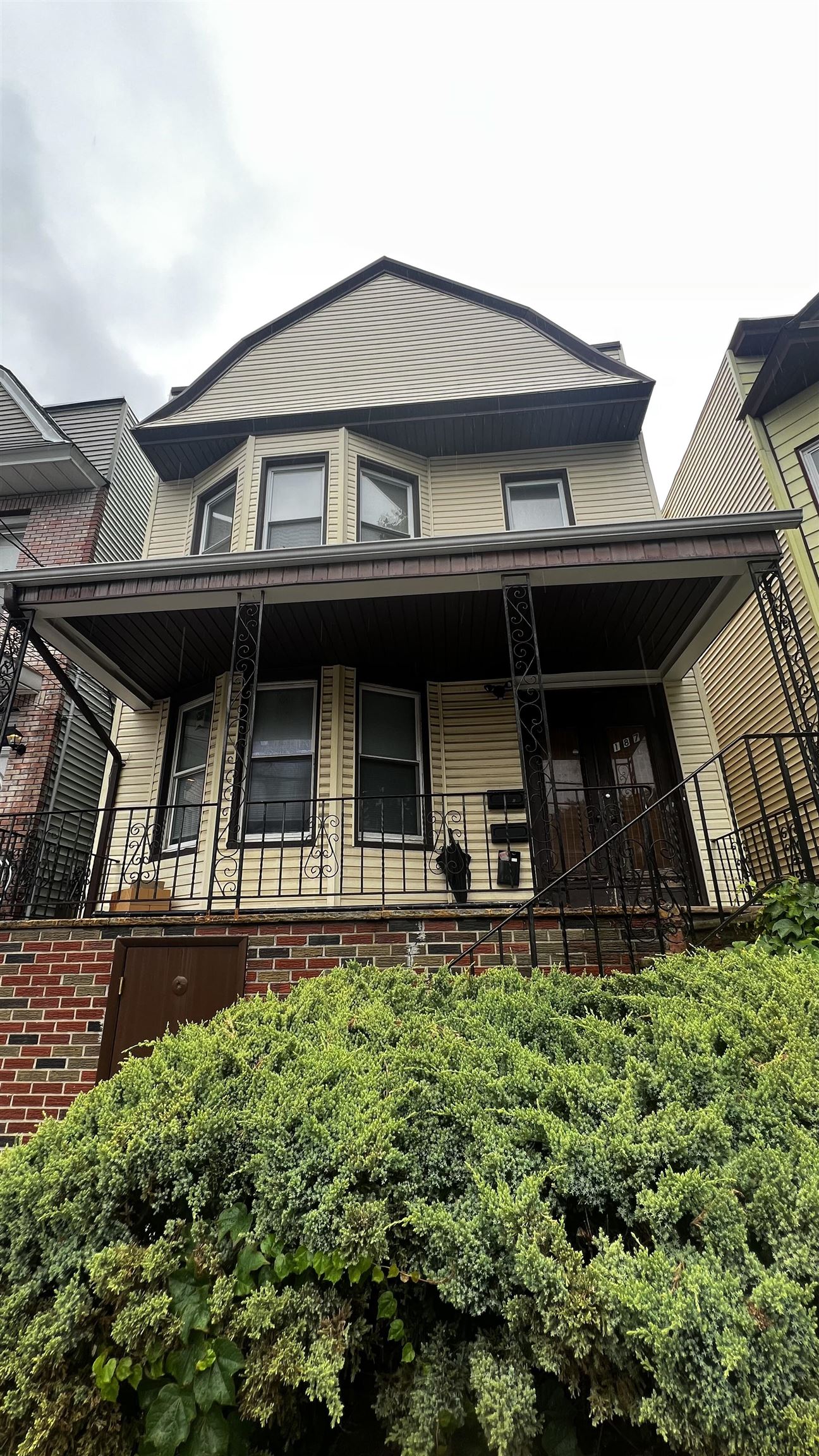 # 250012556 - For Rent in JERSEY CITY - Bergen-Lafayett NJ