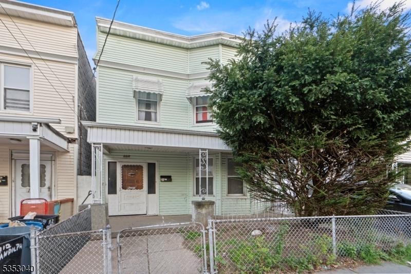 # 250012603 - For Rent in JERSEY CITY - Bergen-Lafayett NJ
