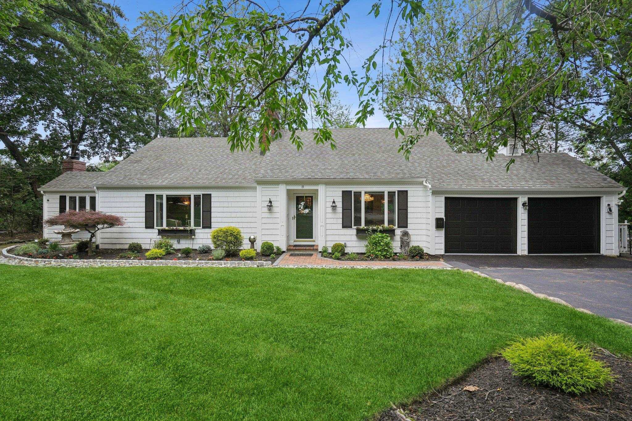 # 250012613 - For Rent in Essex Fells NJ