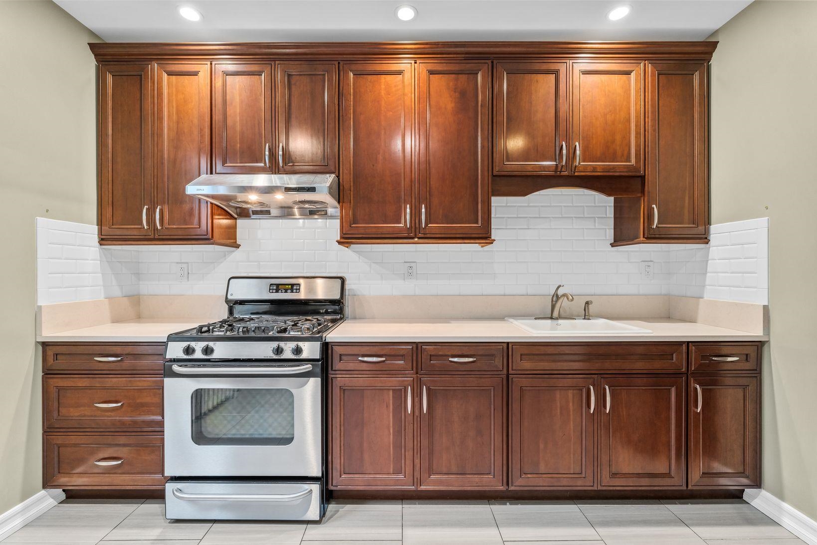 # 250012625 - For Rent in Union City NJ