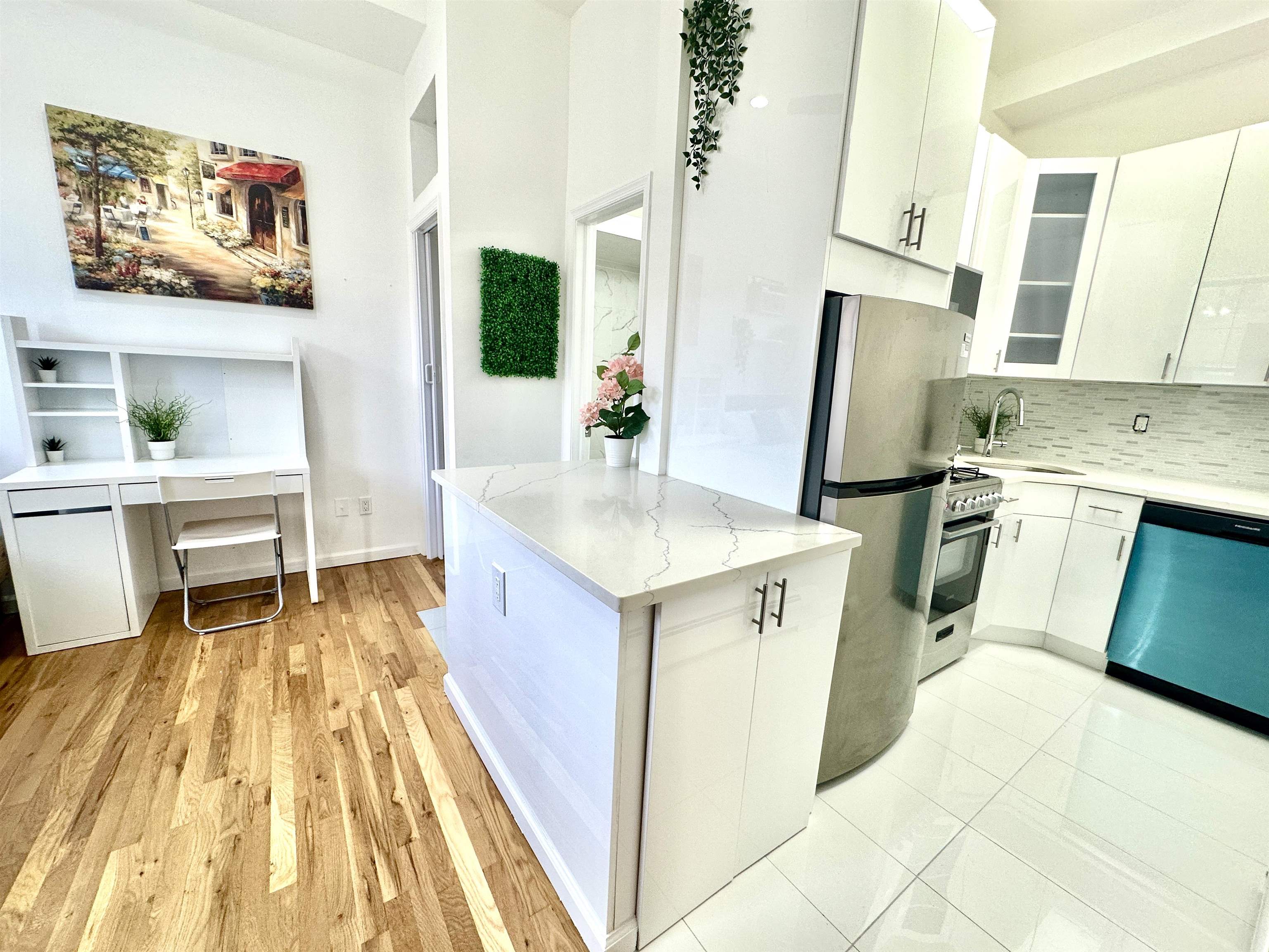 # 250012635 - For Rent in JERSEY CITY - Heights NJ