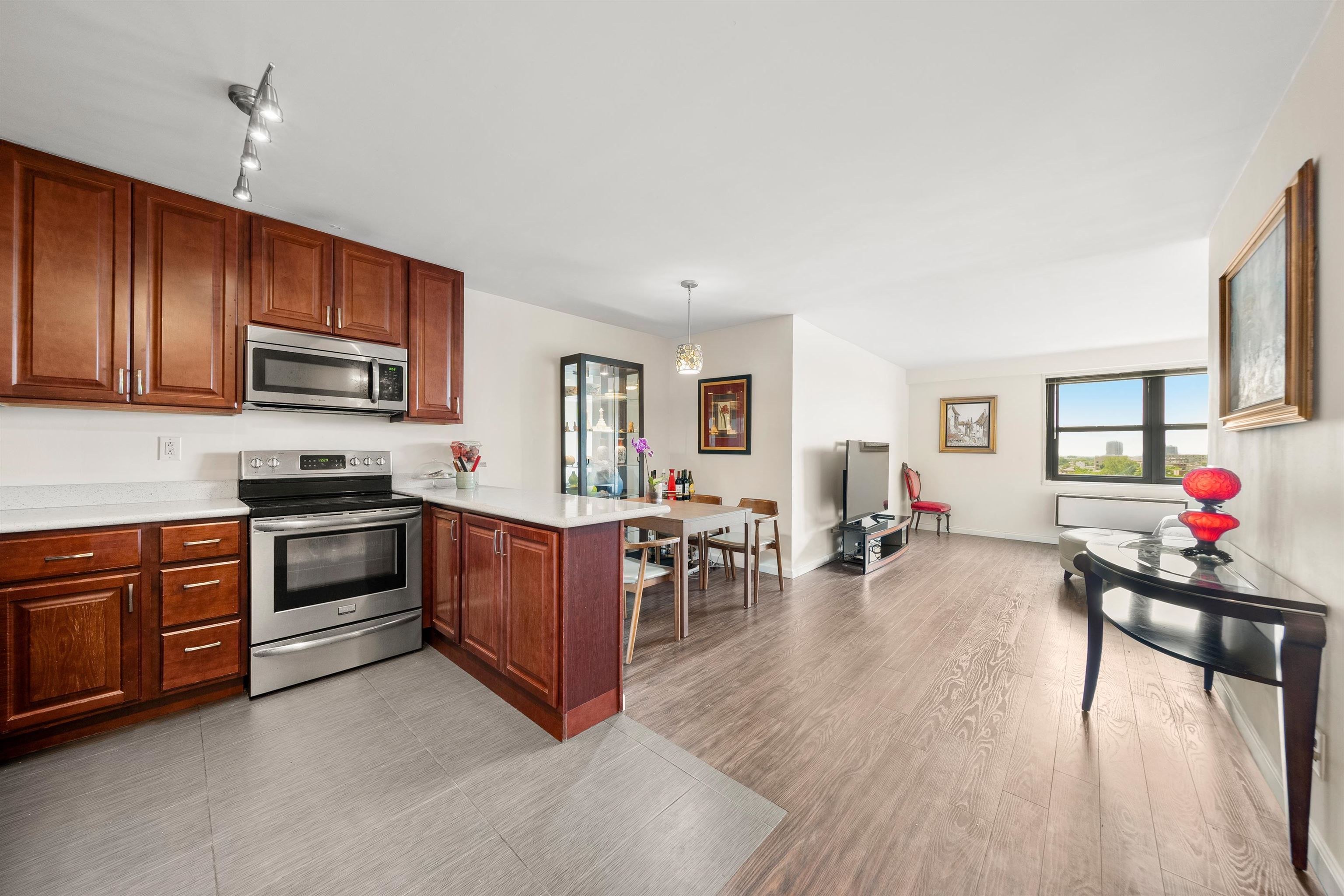 # 250012643 - For Rent in North Bergen NJ
