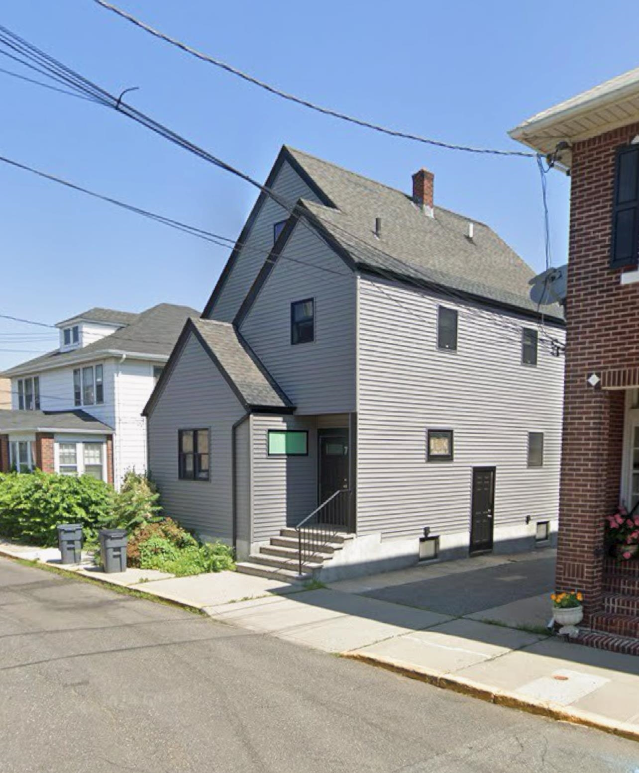 # 250012661 - For Rent in Cliffside Park NJ