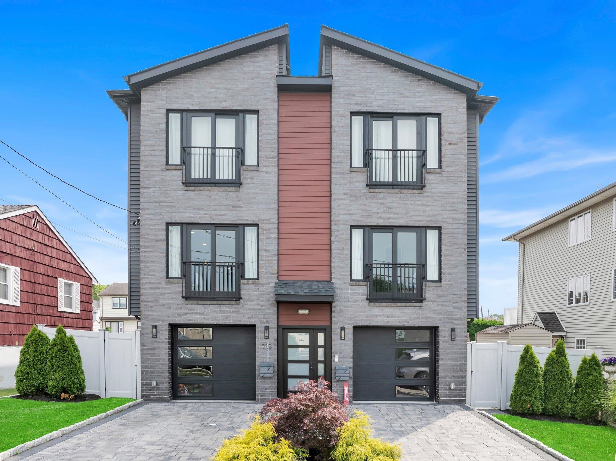 # 250012665 - For Rent in Secaucus NJ