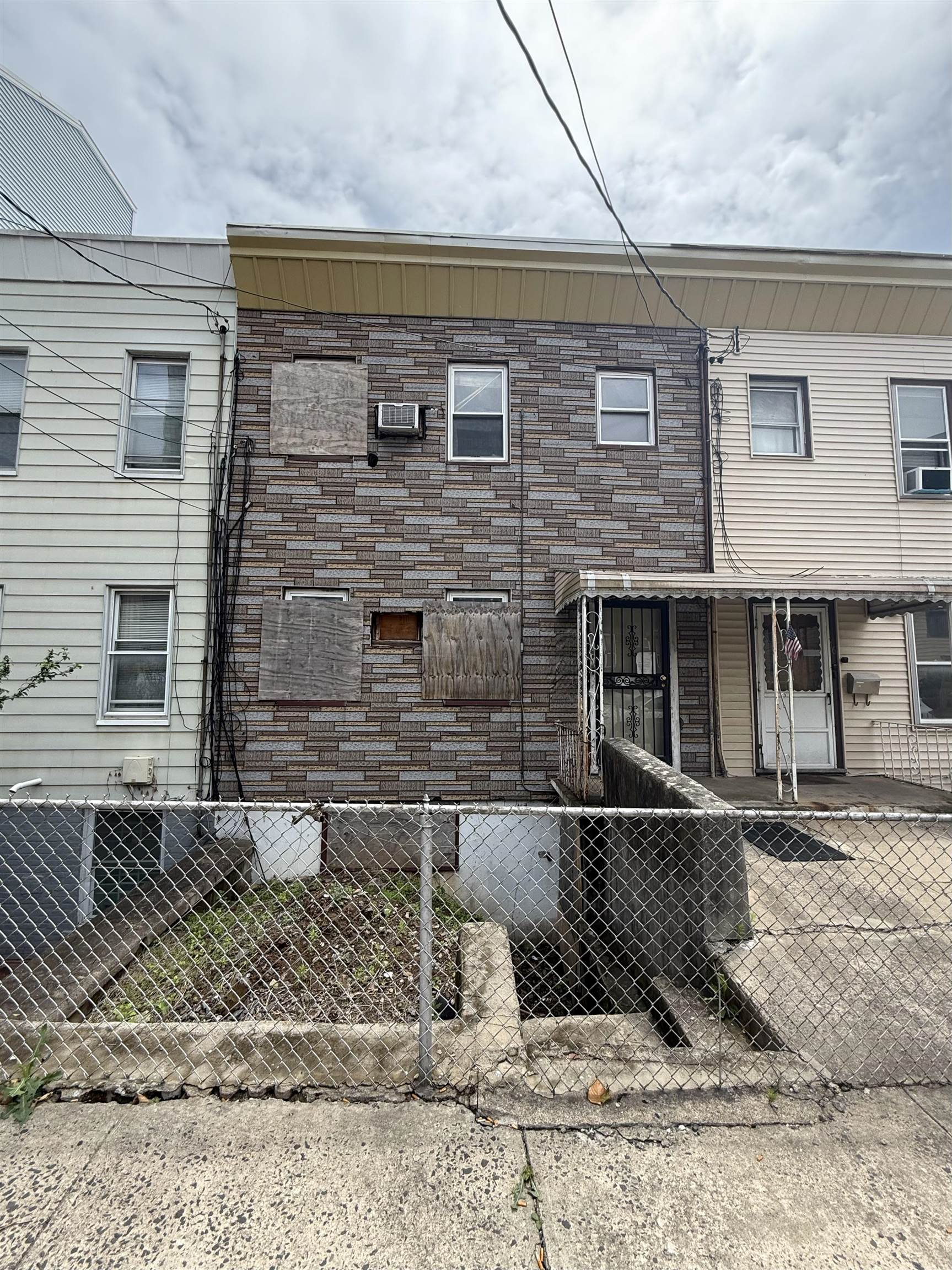 # 250012679 - For Rent in JERSEY CITY - Journal Square NJ