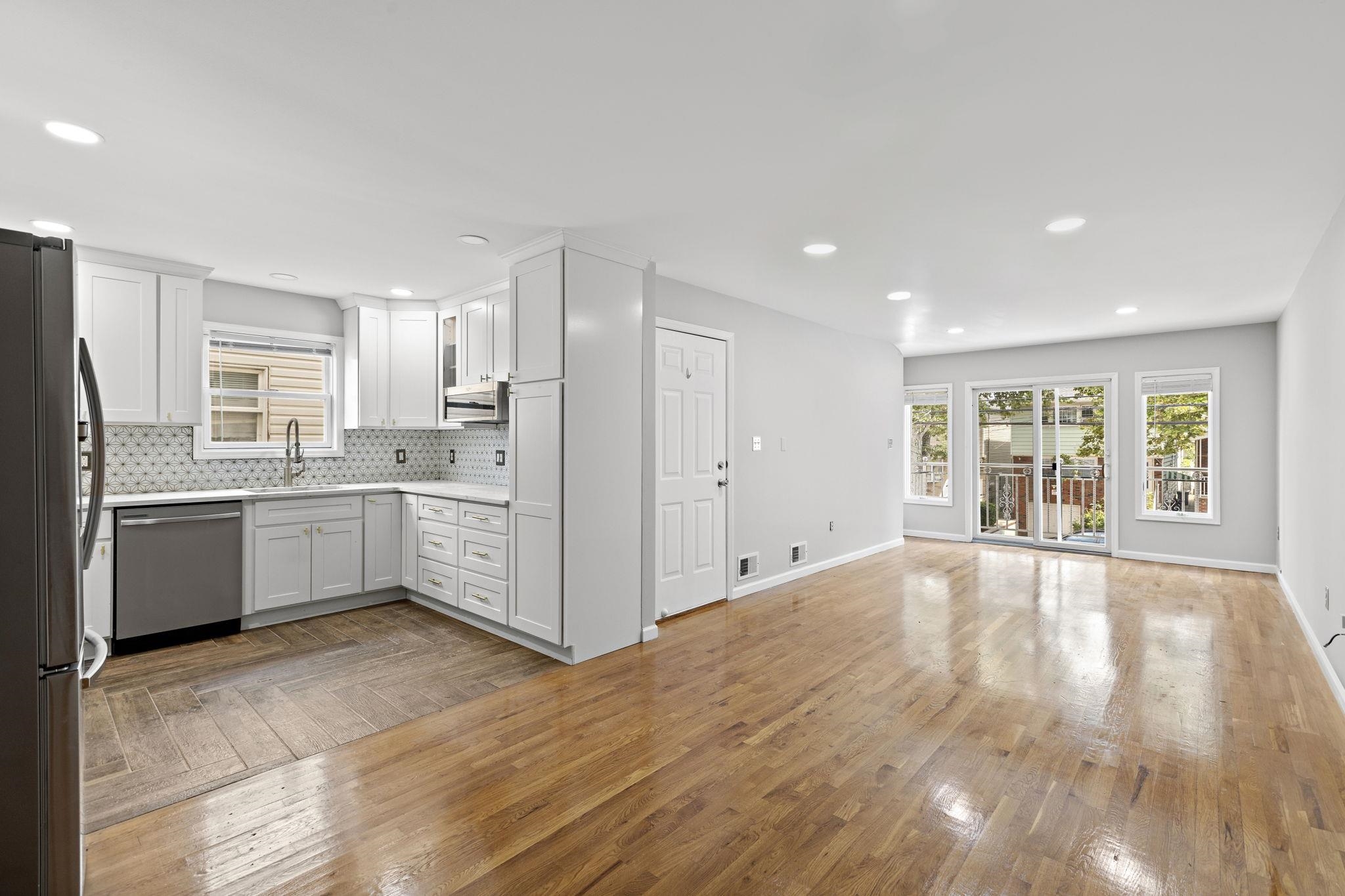 # 250012690 - For Rent in JERSEY CITY - West Bergen NJ