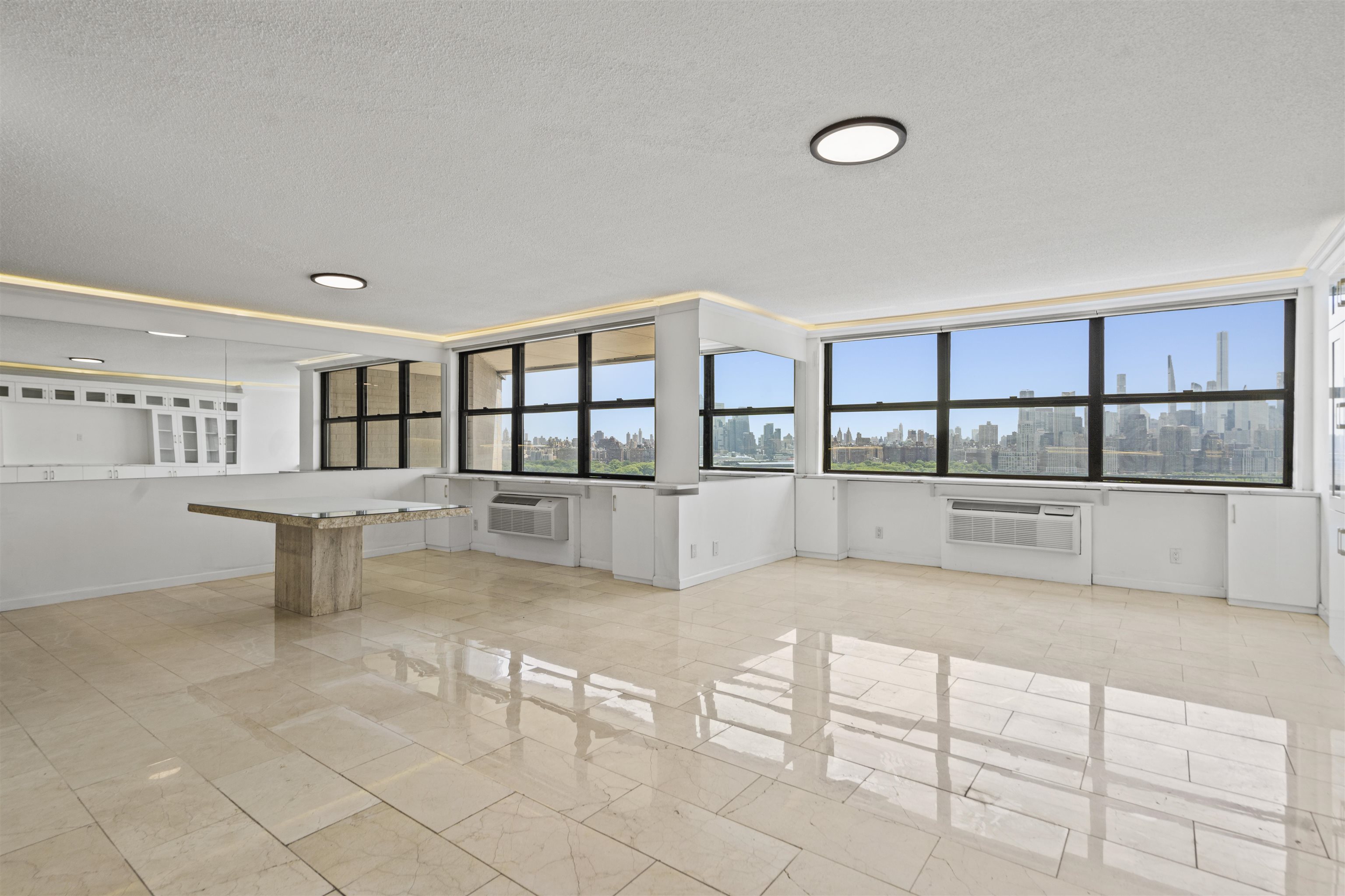 # 250012750 - For Rent in Guttenberg NJ