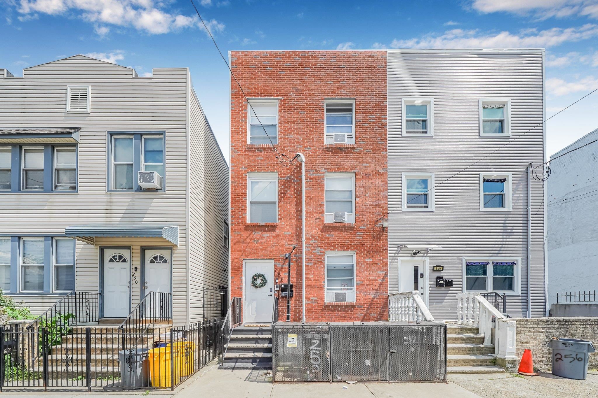 # 250012770 - For Rent in JERSEY CITY - Greenville NJ