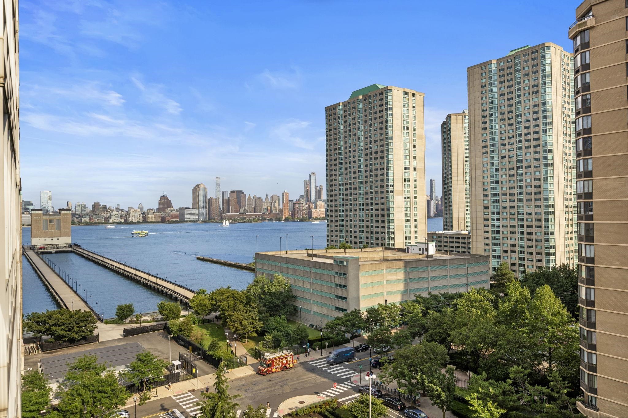 # 250012777 - For Rent in JERSEY CITY - Downtown NJ