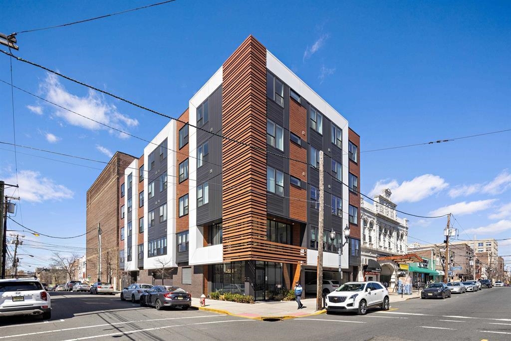 # 250012789 - For Rent in West New York NJ