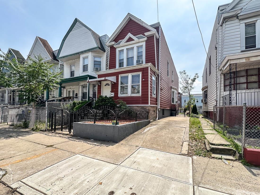 # 250012824 - For Rent in JERSEY CITY - West Bergen NJ