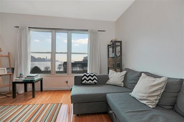 # 250012829 - For Rent in Edgewater NJ