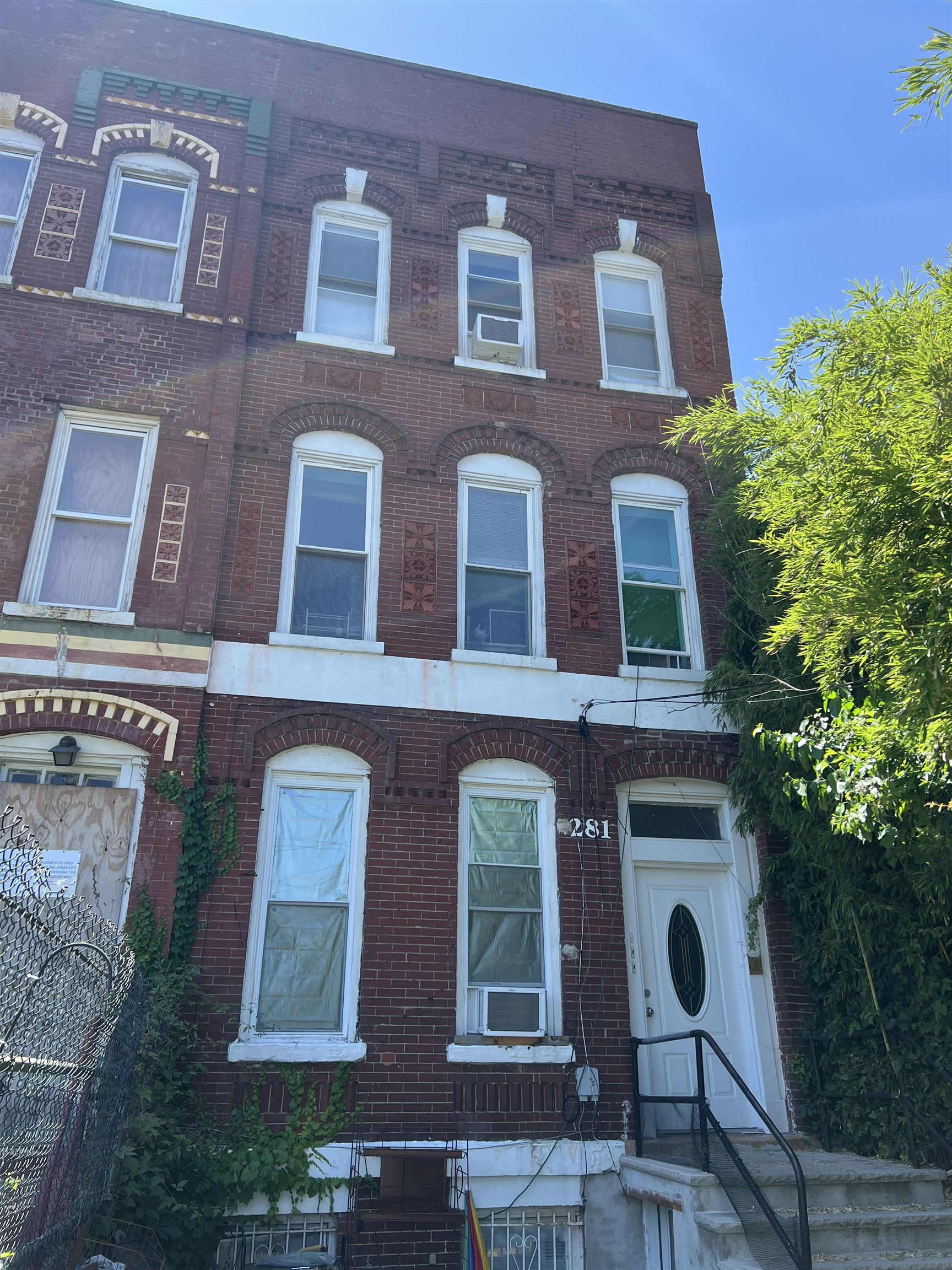 # 250012845 - For Rent in JERSEY CITY - Bergen-Lafayett NJ