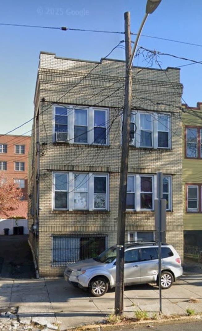 # 250012921 - For Rent in JERSEY CITY - Heights NJ