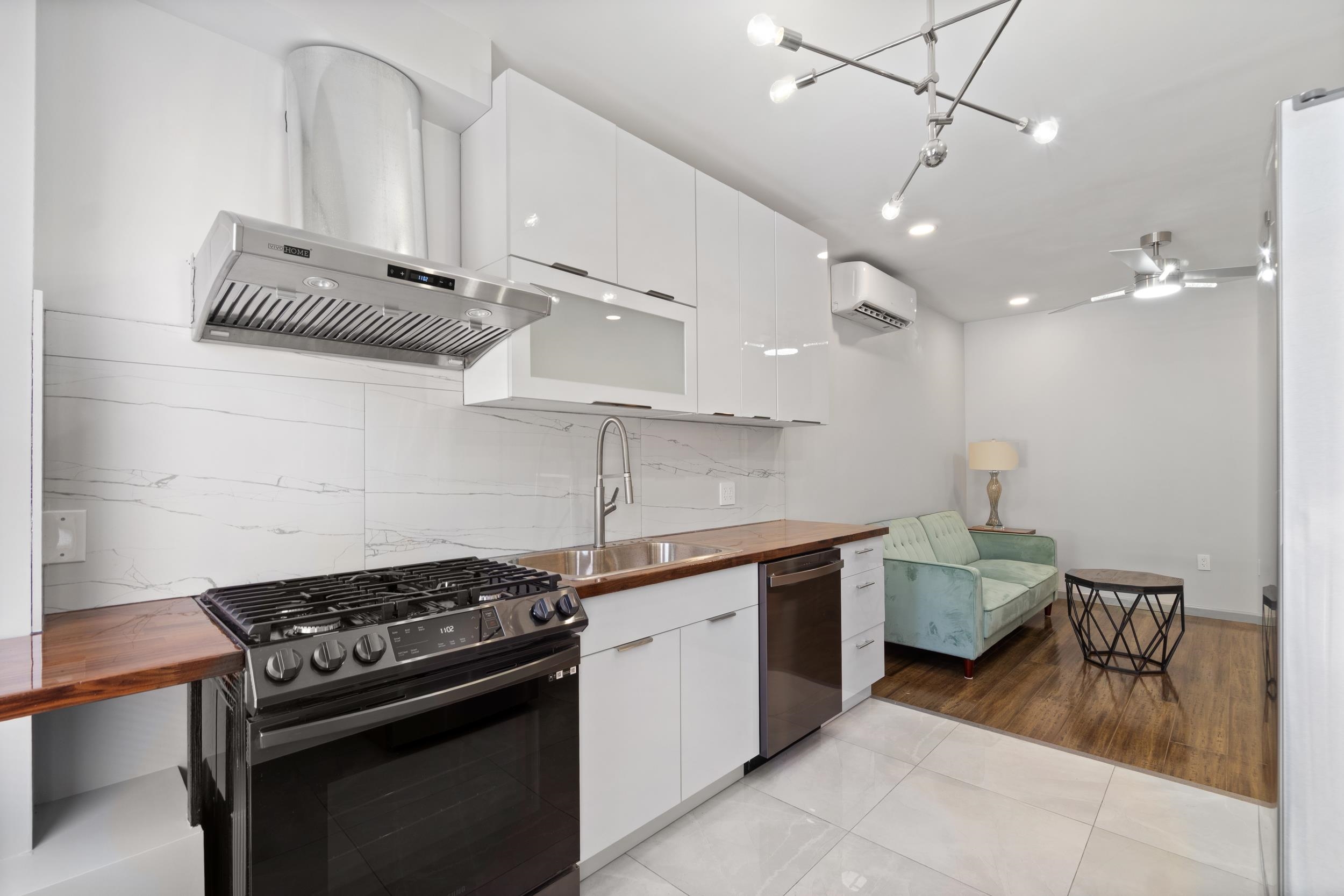 # 250012937 - For Rent in JERSEY CITY - Downtown NJ