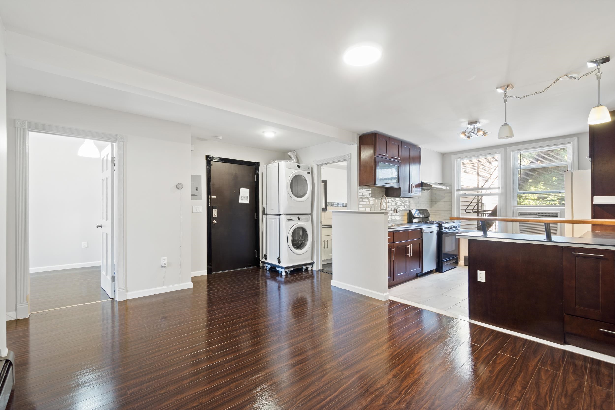 # 250012943 - For Rent in JERSEY CITY - Downtown NJ