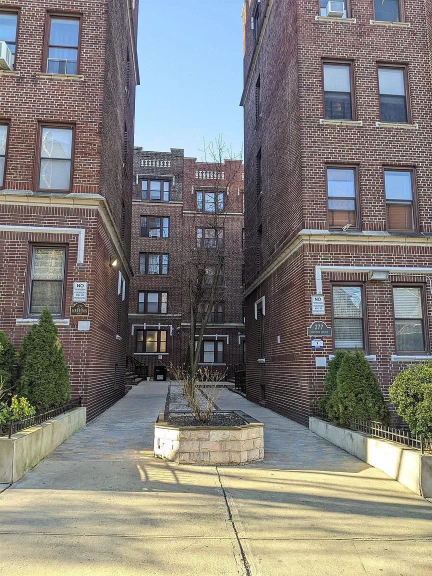# 250012945 - For Rent in JERSEY CITY - Journal Square NJ