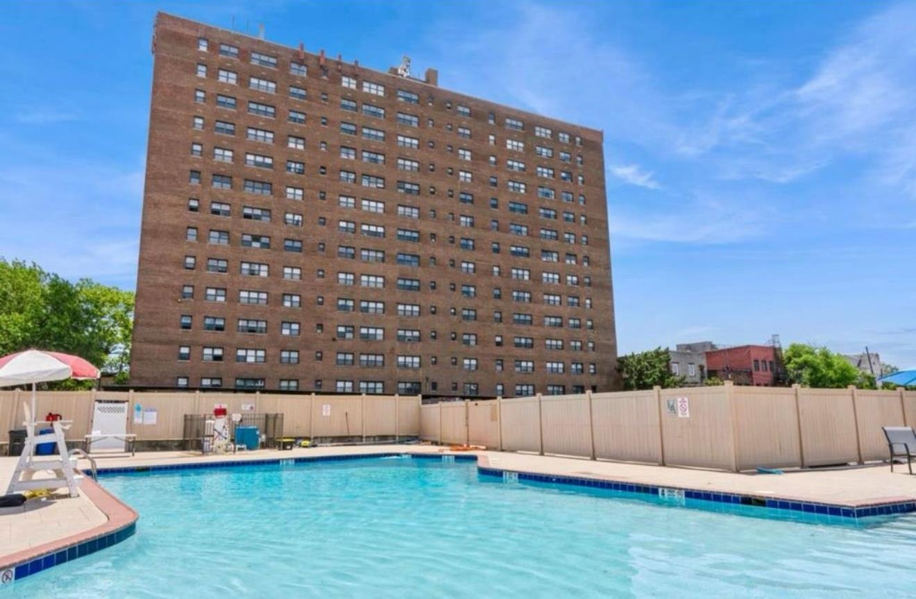 # 250012947 - For Rent in Bayonne NJ