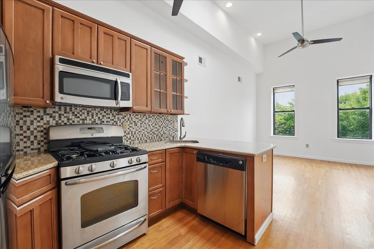 # 250012968 - For Rent in Hoboken NJ