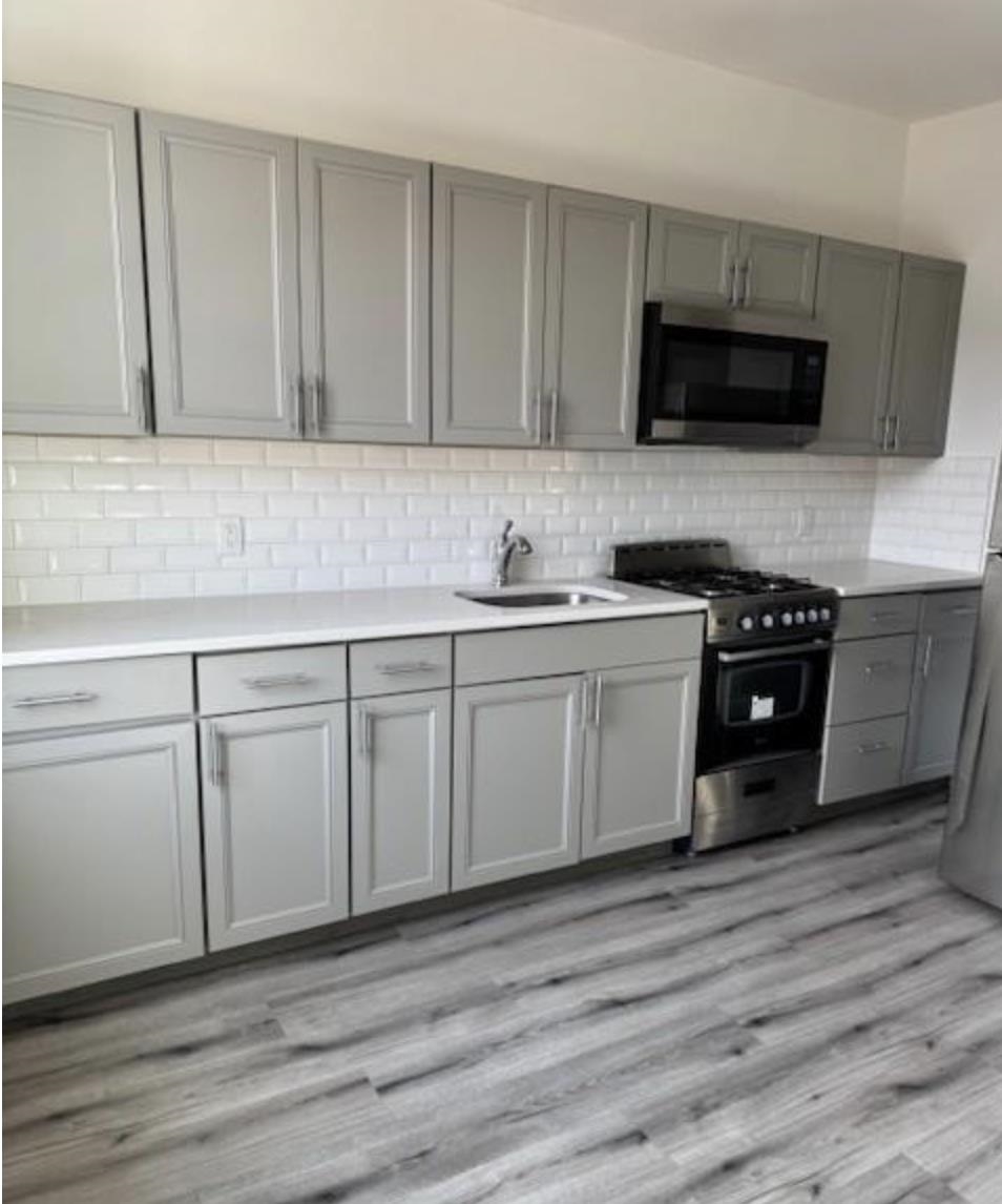 # 250012991 - For Rent in Guttenberg NJ