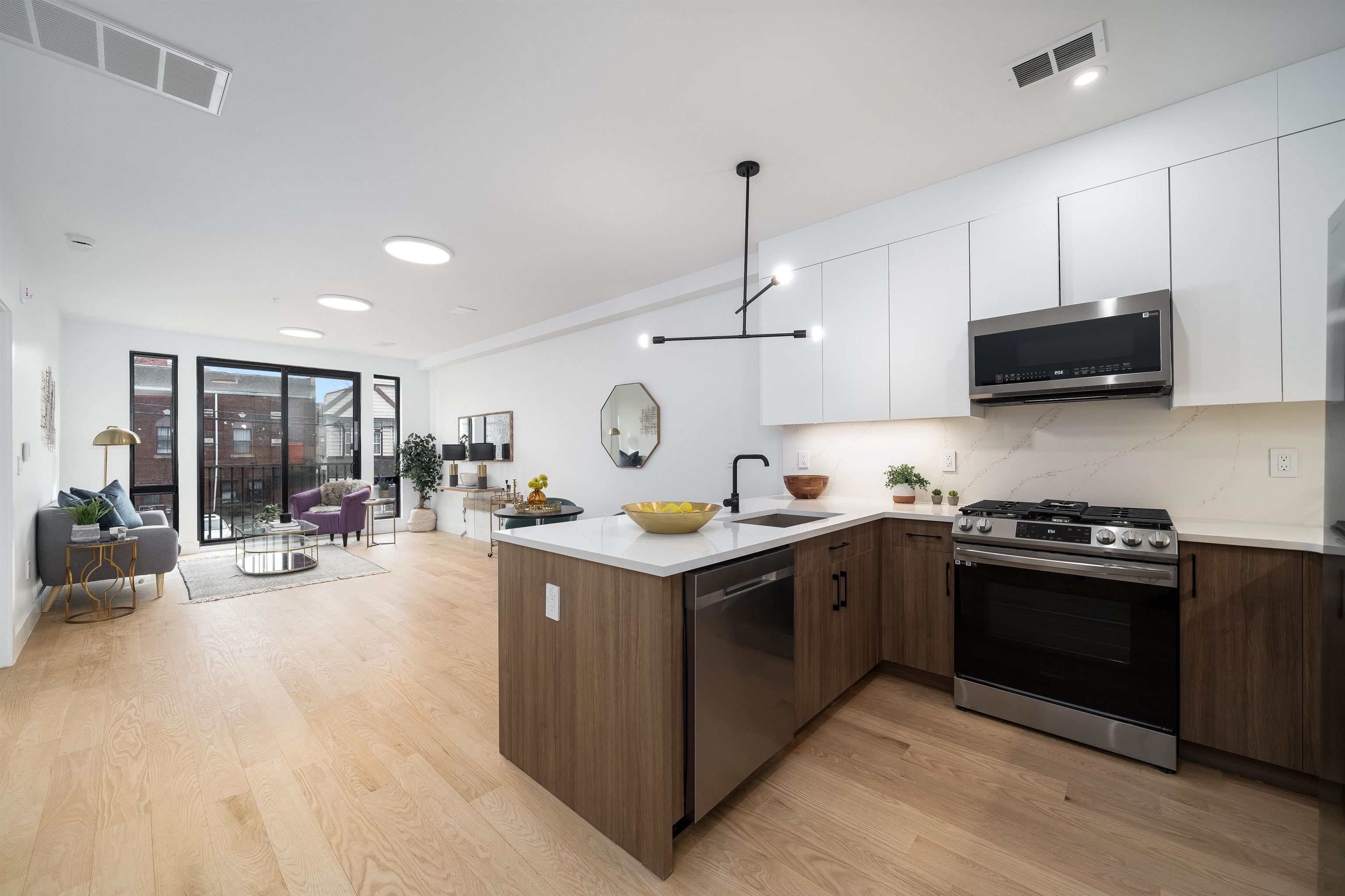 # 250013015 - For Rent in JERSEY CITY - Bergen-Lafayett NJ