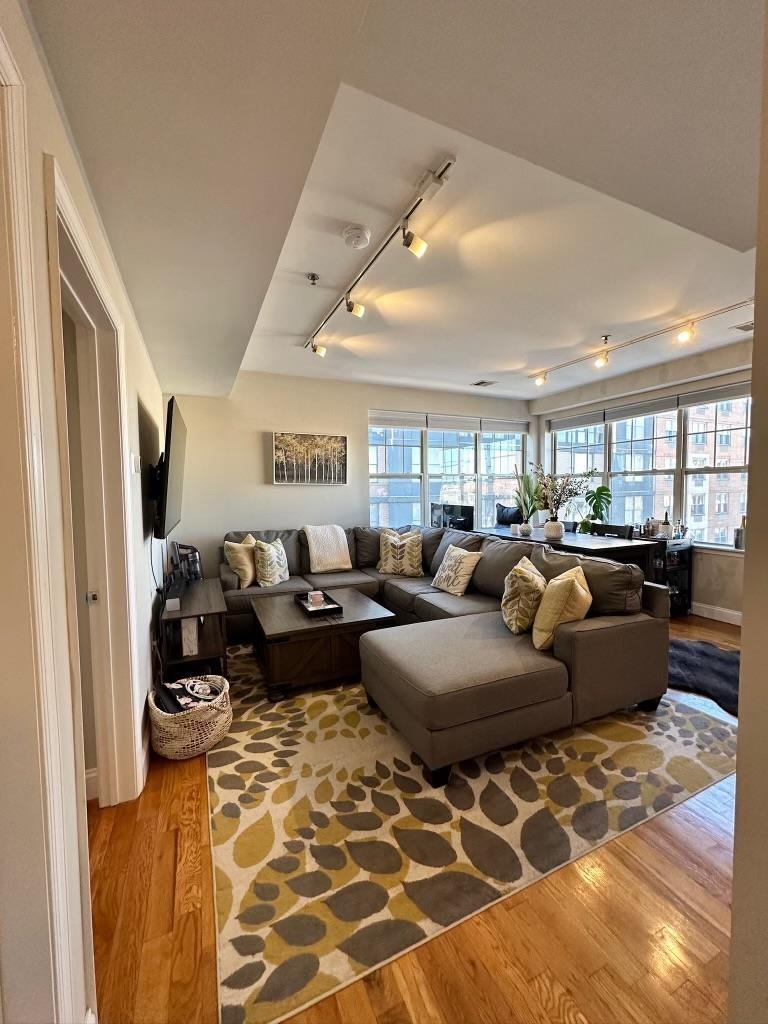 # 250013021 - For Rent in Union City NJ