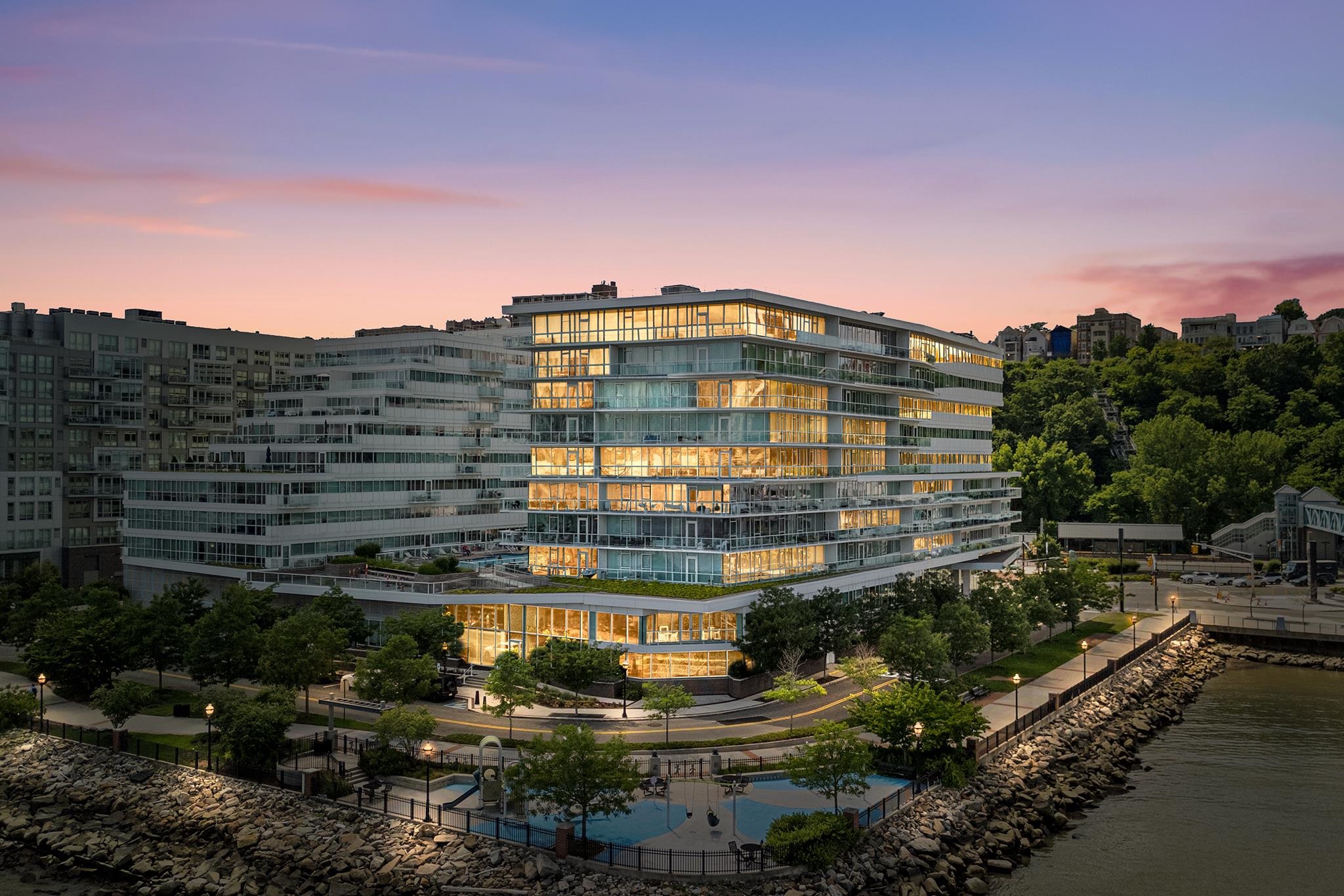 # 250013074 - For Rent in Weehawken NJ