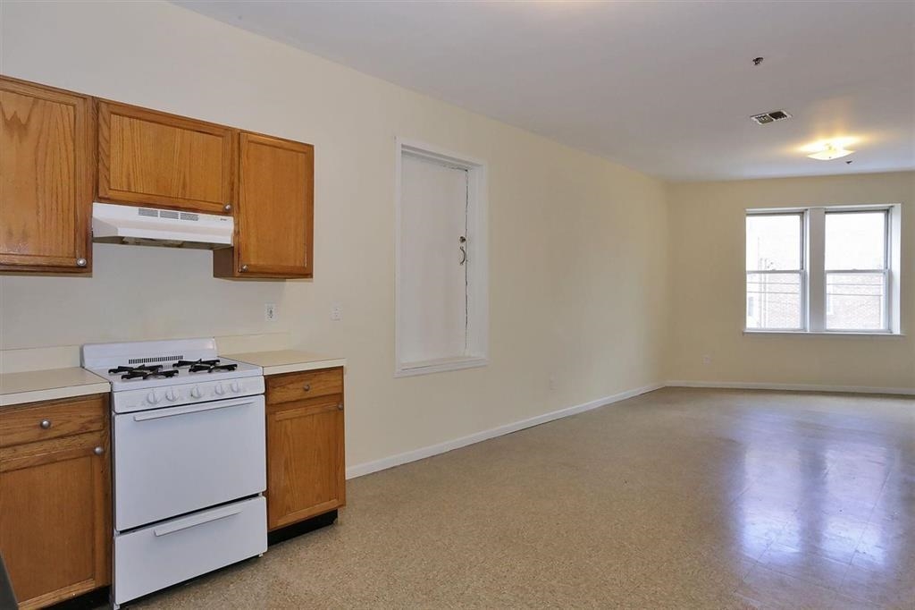 # 250013095 - For Rent in JERSEY CITY - Journal Square NJ