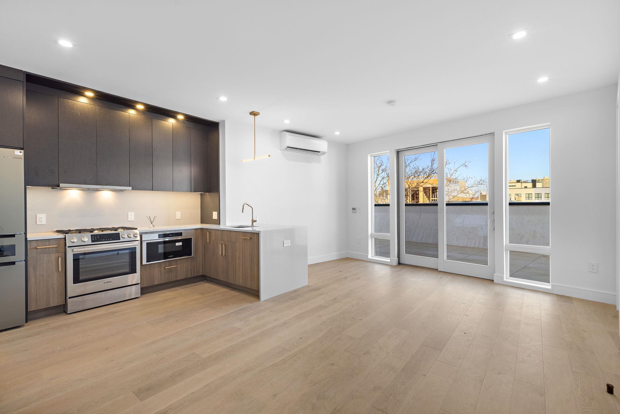 # 250013118 - For Rent in JERSEY CITY - Downtown NJ