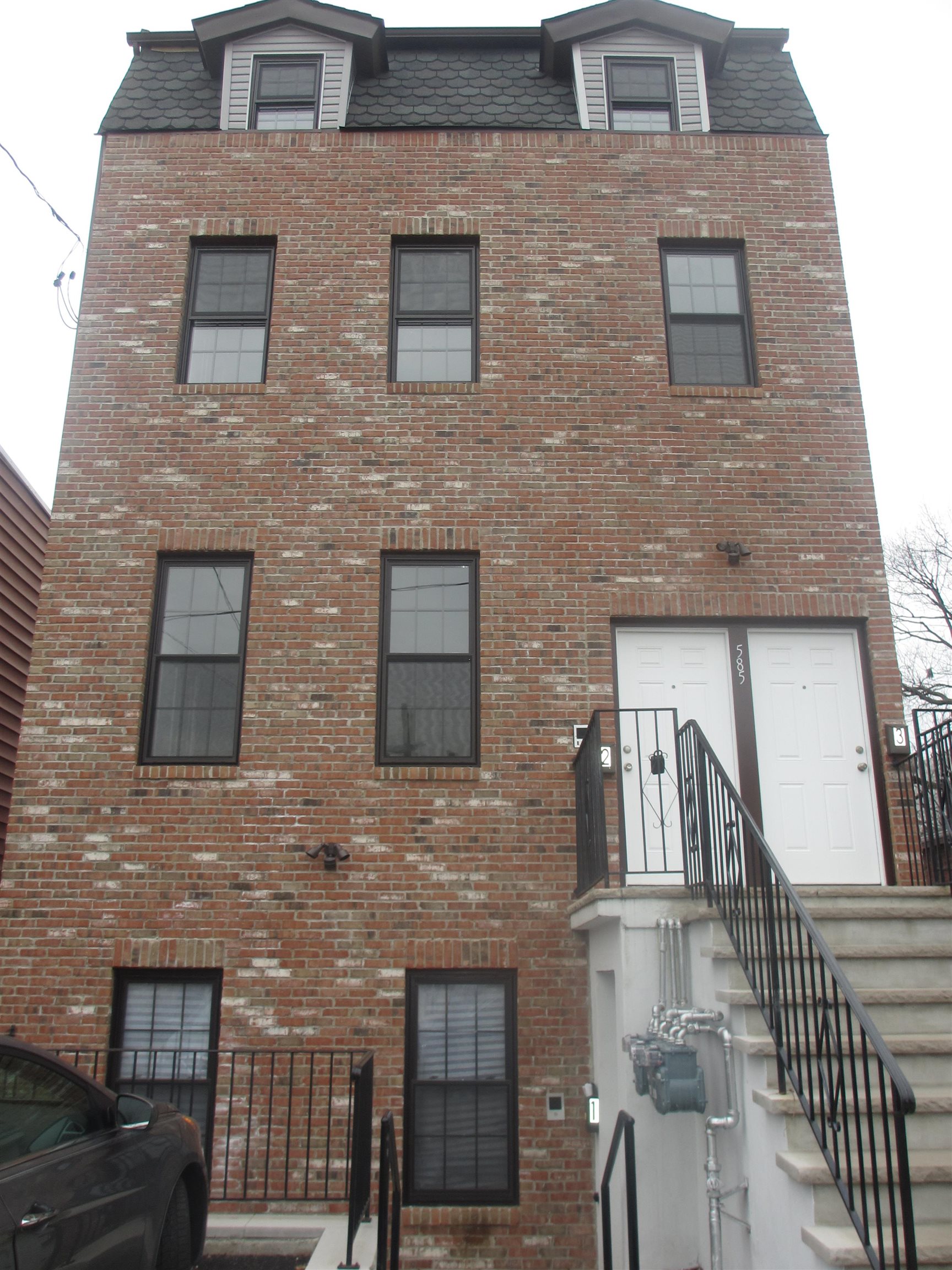 # 250013121 - For Rent in JERSEY CITY - Bergen-Lafayett NJ
